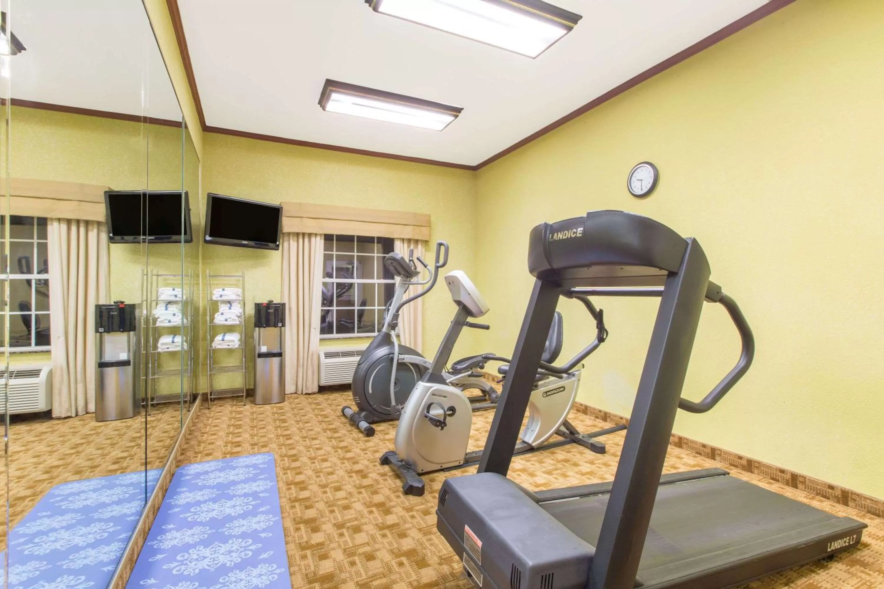 Fitness centre/facilities in Hawthorn Extended Stay by Wyndham Corpus Christi Padre Isle