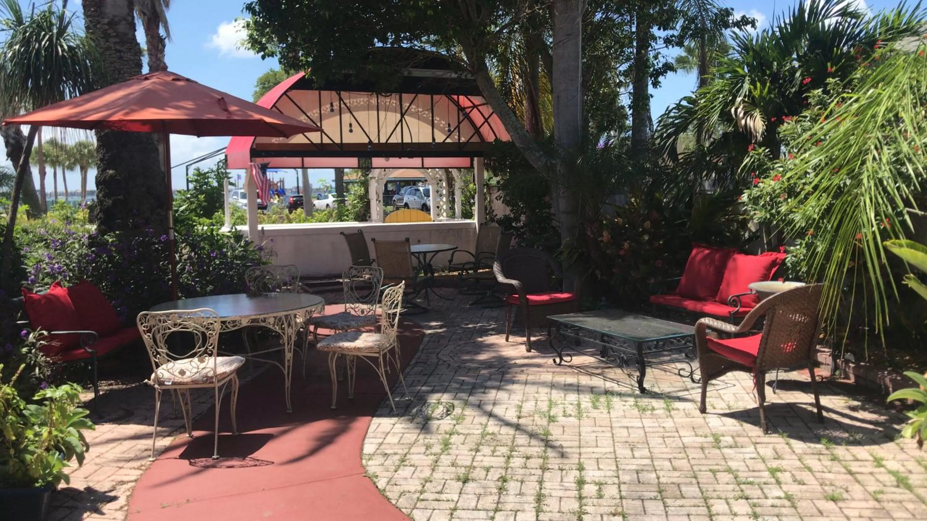 Garden view in Sea Breeze Manor Inn