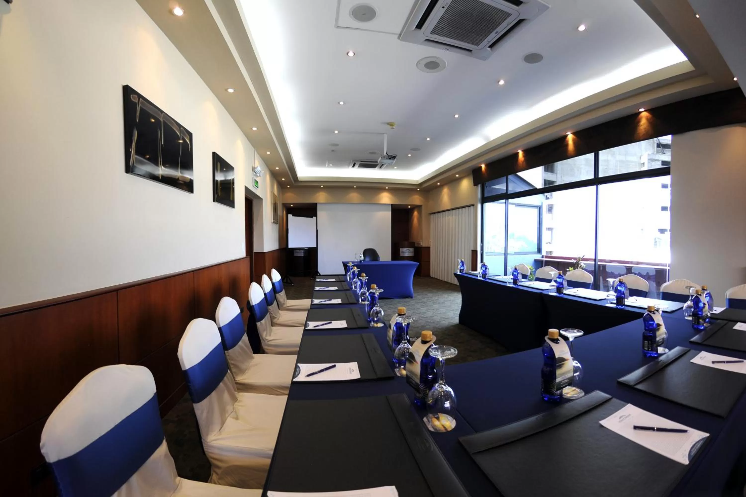 Banquet/Function facilities in Wyndham Garden Quito