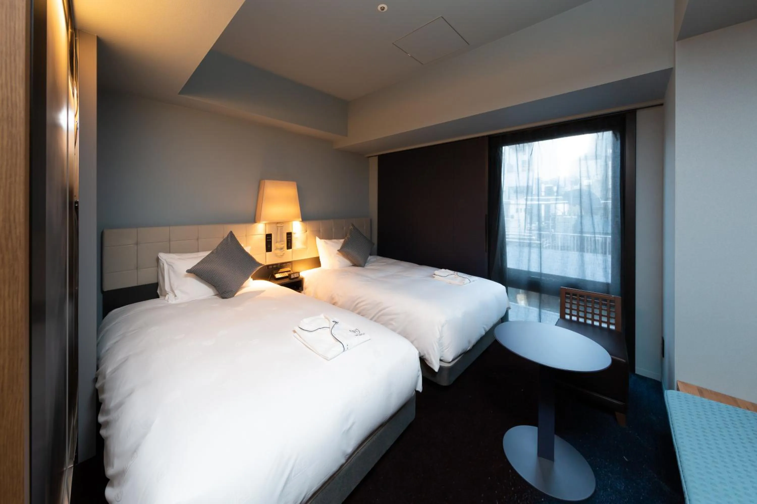 Bed in The Royal Park Canvas - Ginza 8