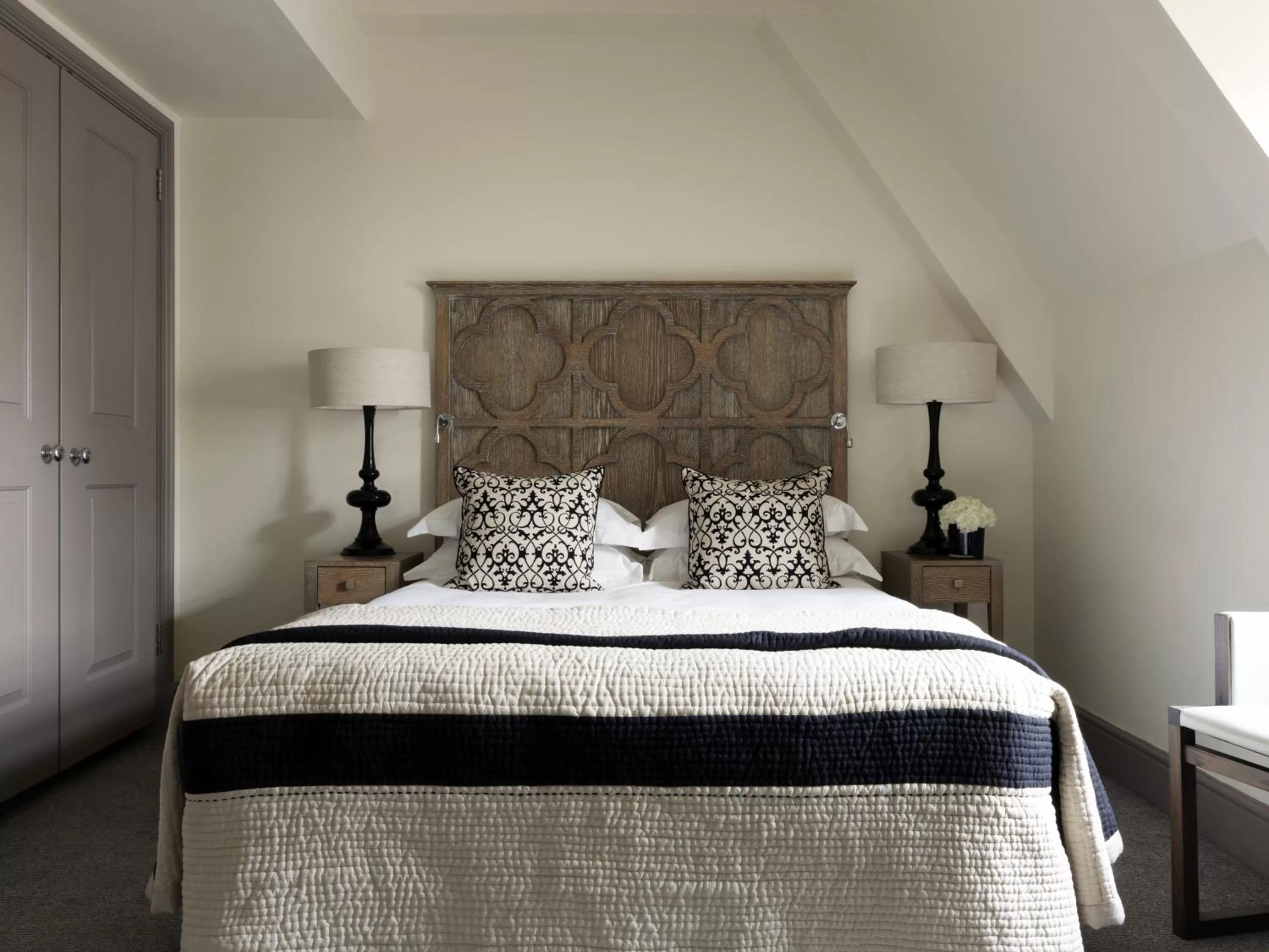 Bedroom, Bed in The Bloomsbury Hotel