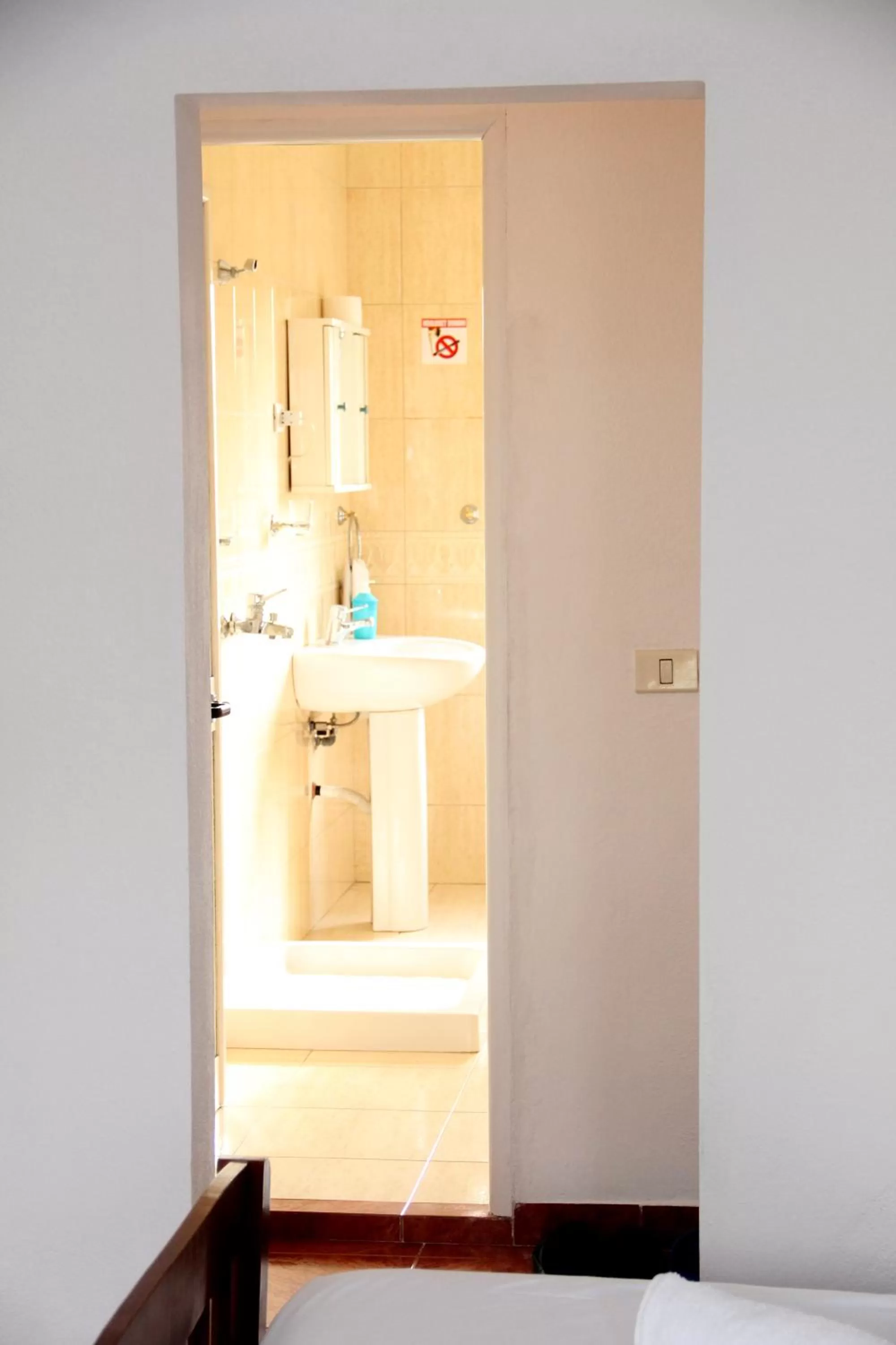 Bathroom in Hotel Italia