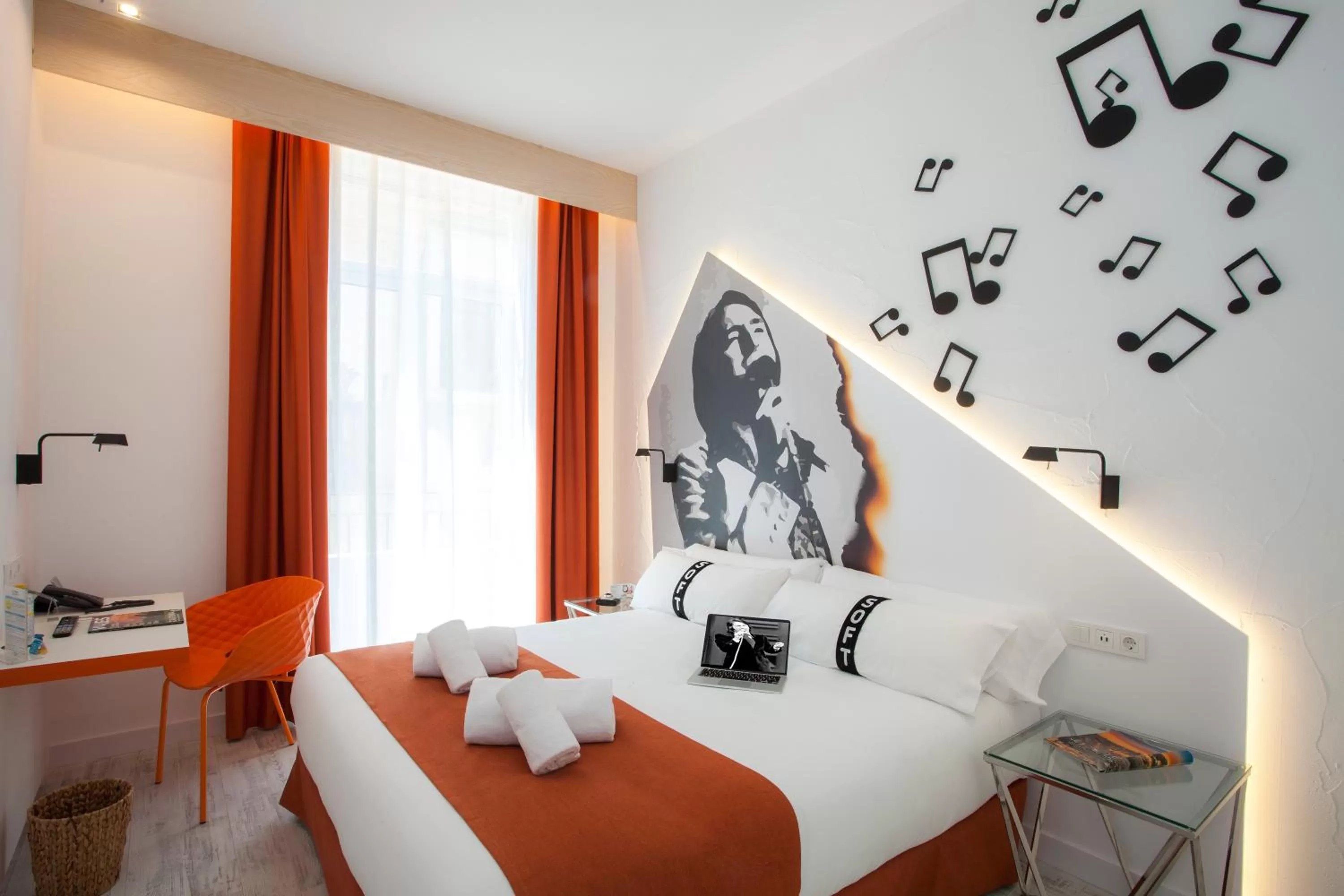 Photo of the whole room, Bed in Casual Socarrat Valencia - Adults Only