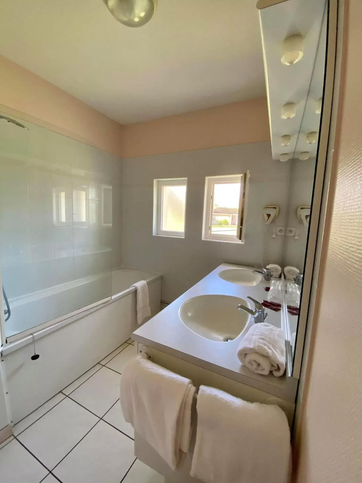 Family Room in Hotel Restaurant La Dame du Lac Family Room in Hotel Restaurant La Dame du Lac