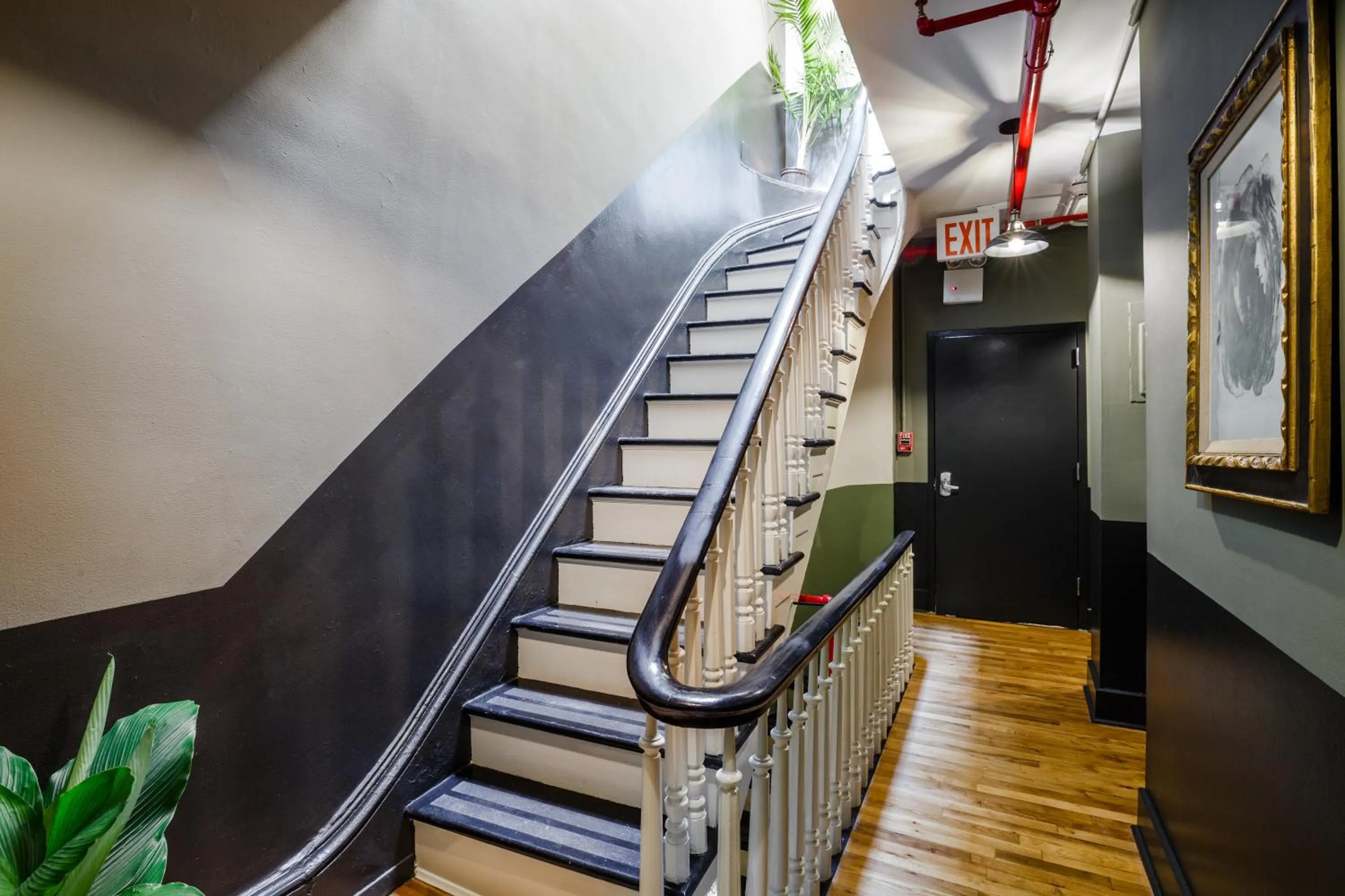 Property building in Lamartine Chelsea