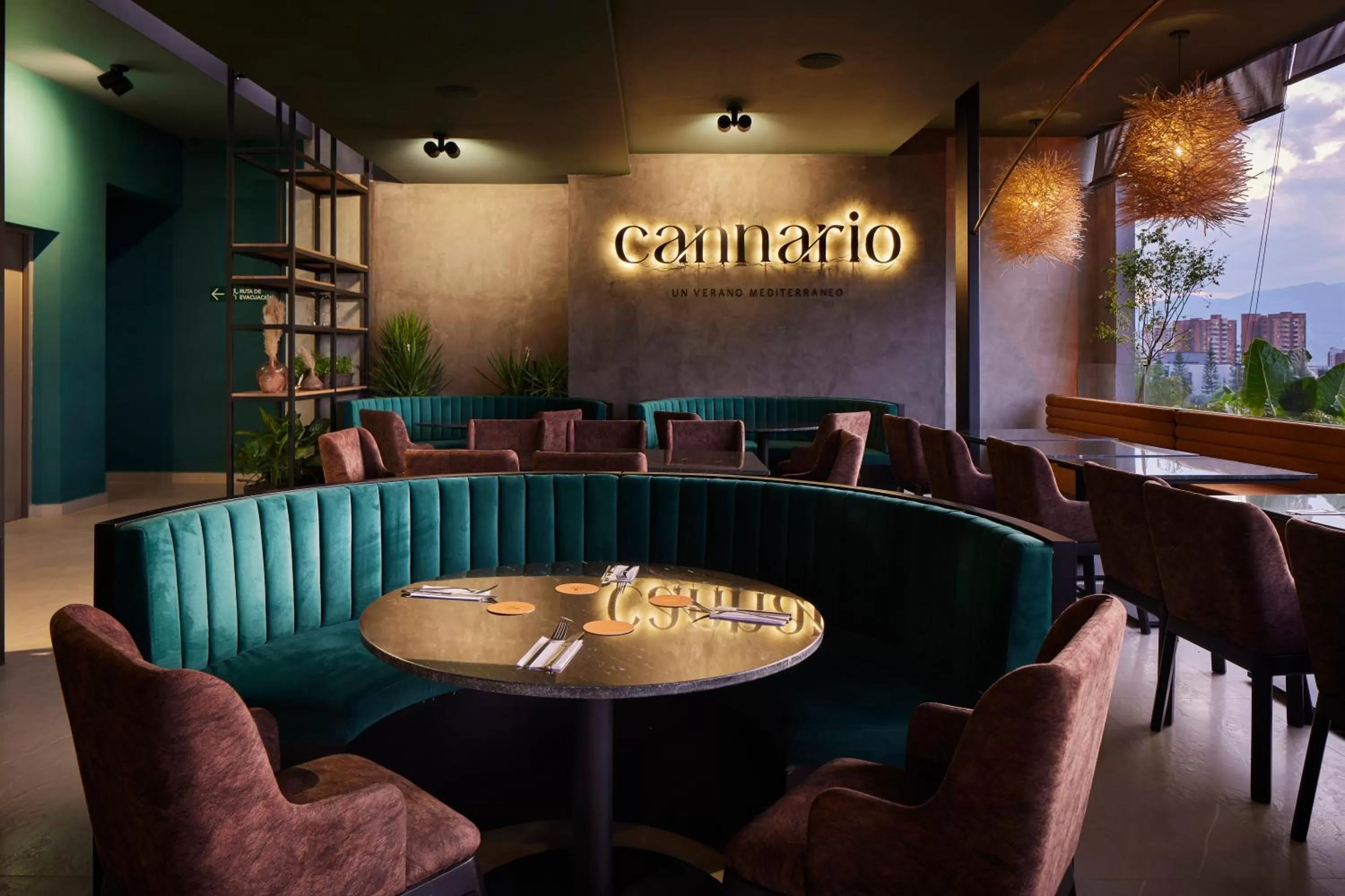 Restaurant/places to eat in Blues Suites Medellín