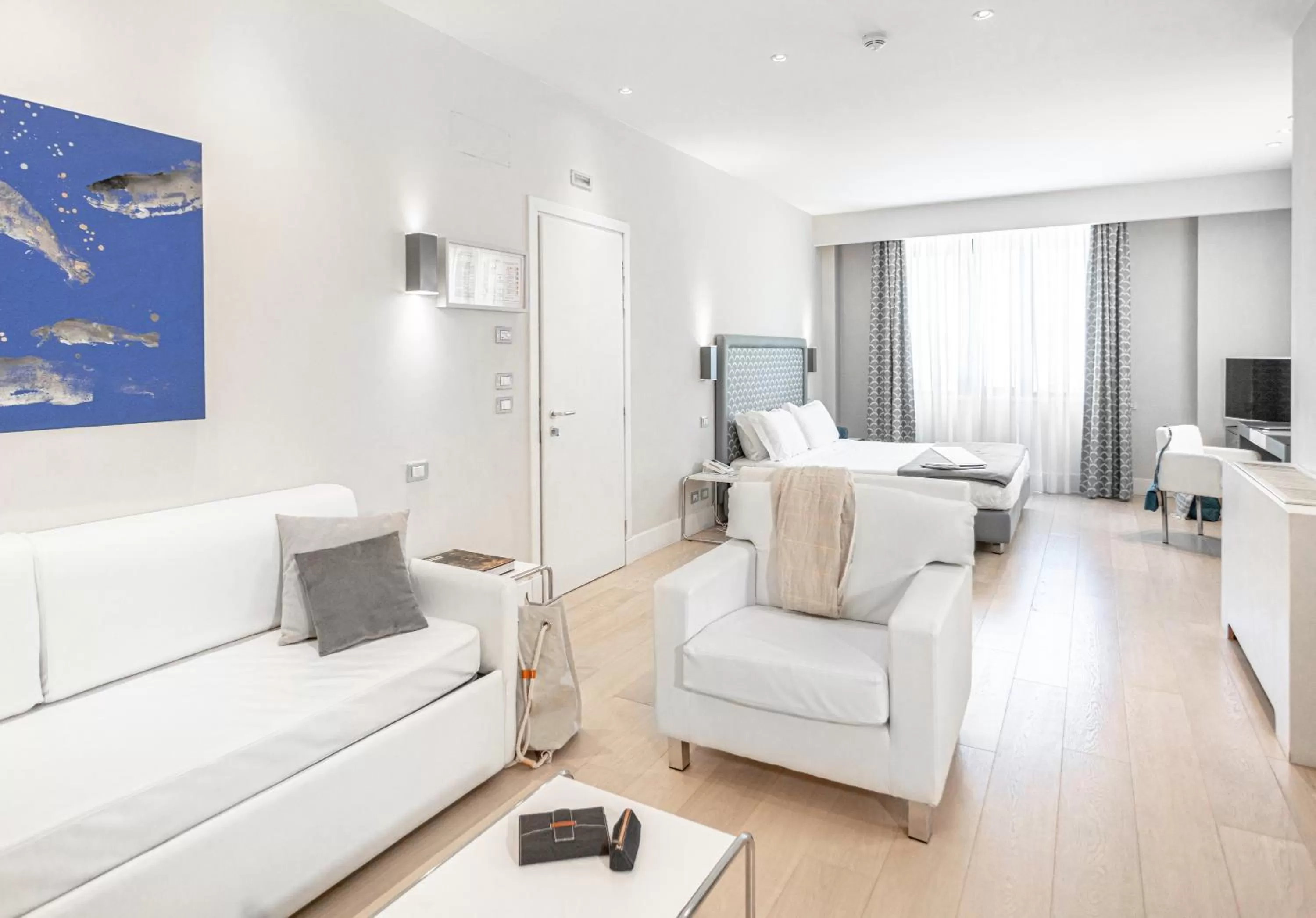 Photo of the whole room in Grand Hotel Croce Di Malta