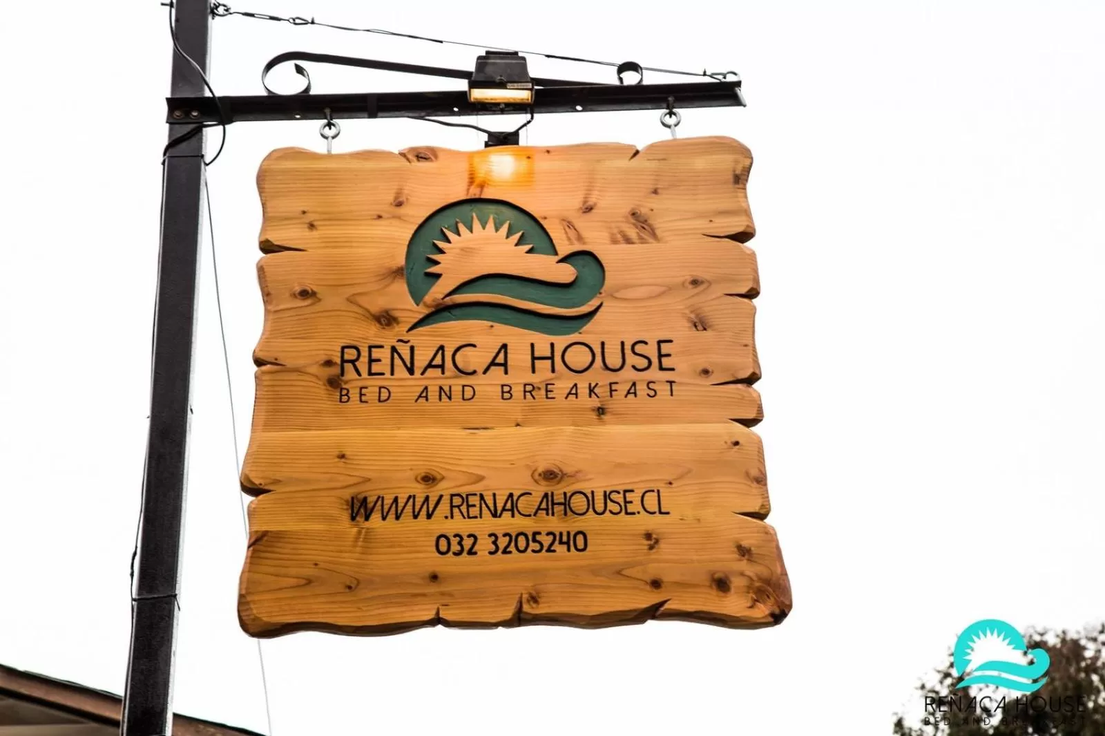 Logo/Certificate/Sign in Reñaca House Bed & Breakfast