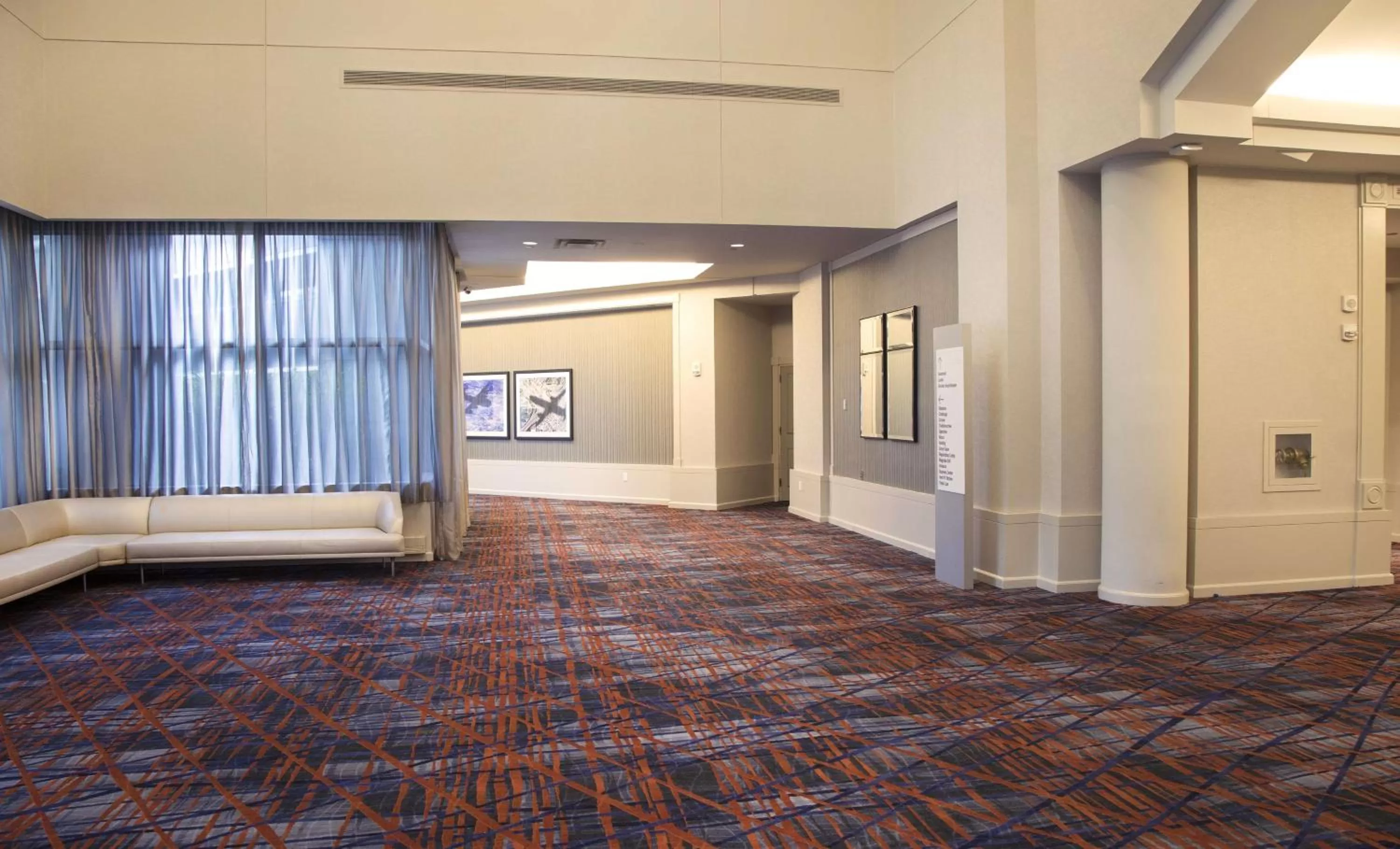 Meeting/conference room, Bed in Hilton Atlanta Airport