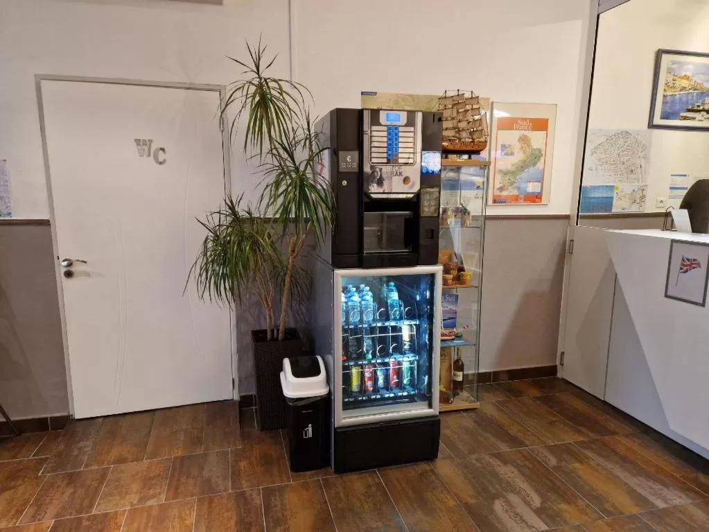 vending machine in Le National Sète Centre Gare,Ascenseur