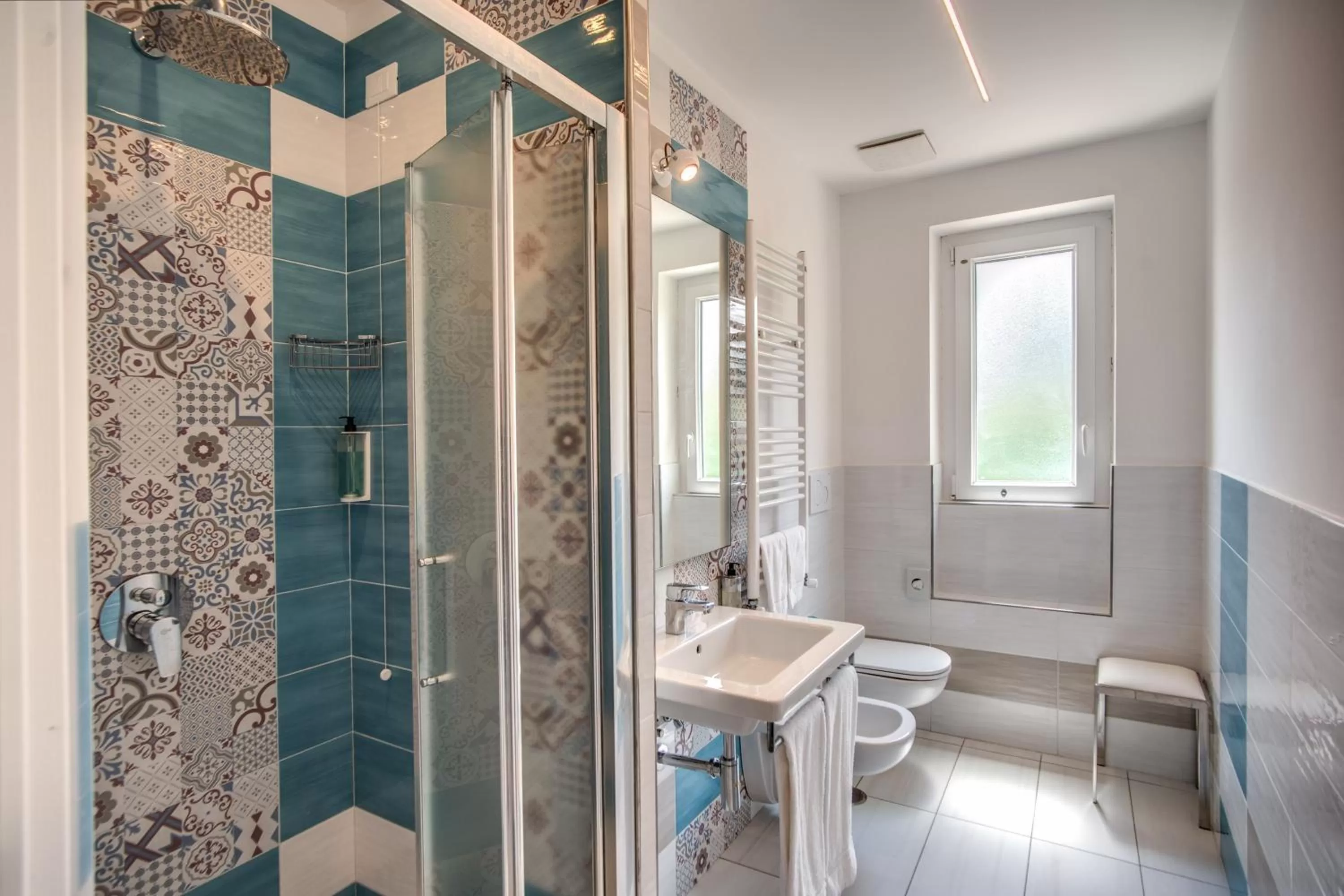 Shower in Hotel Florida