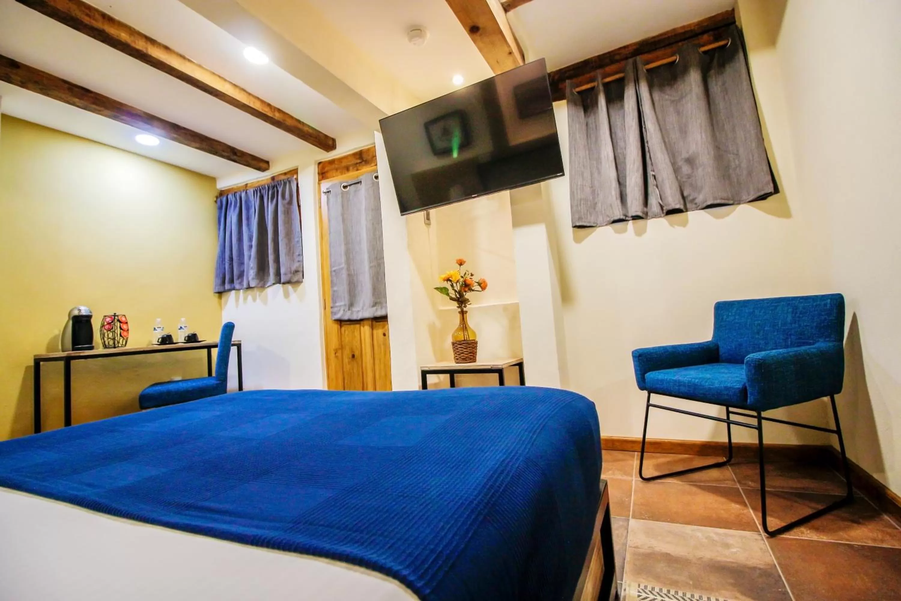 Photo of the whole room, Bed in Hotel La Notaría