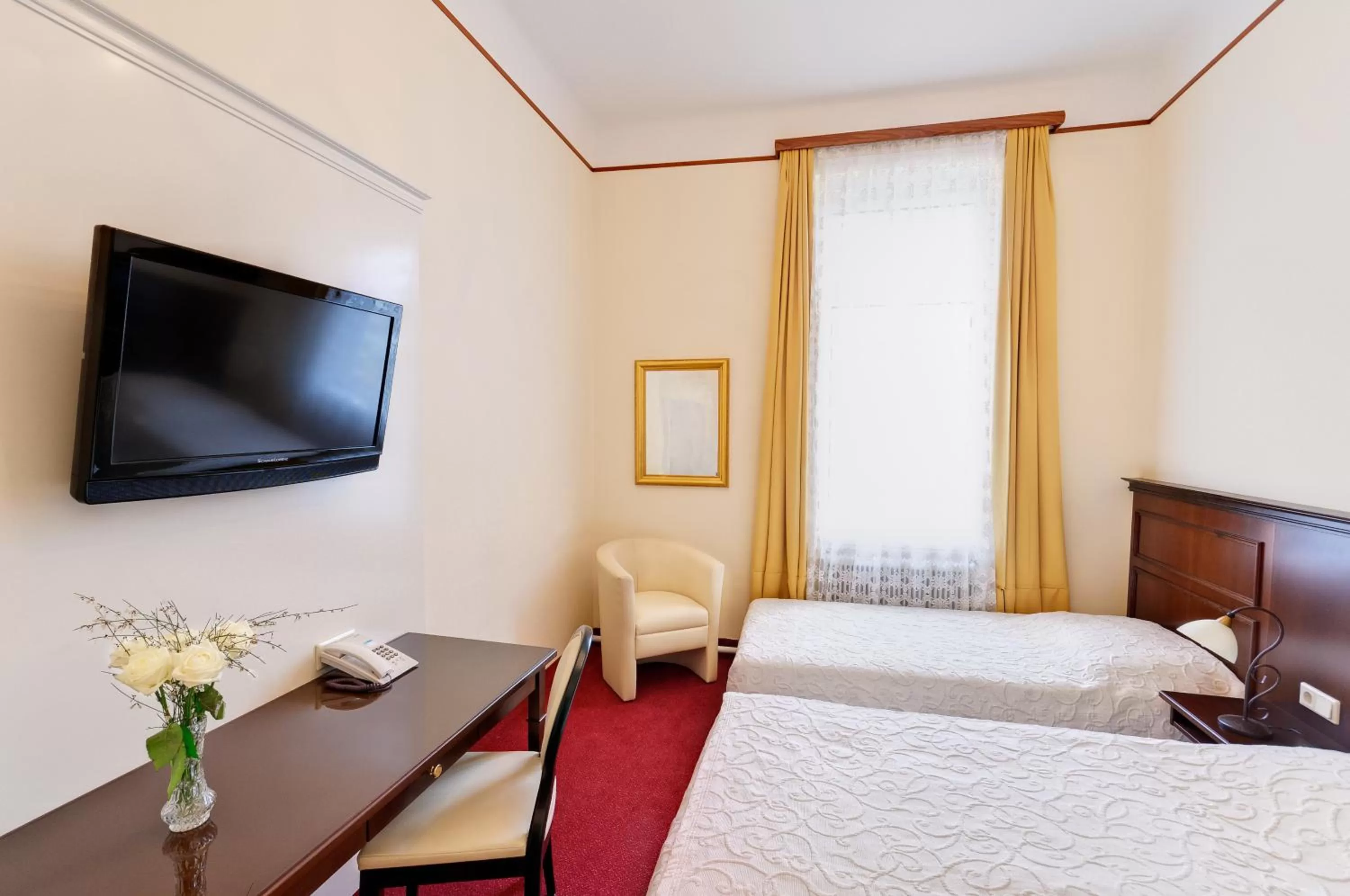 Photo of the whole room, Bed in Hotel Viktoria Schönbrunn