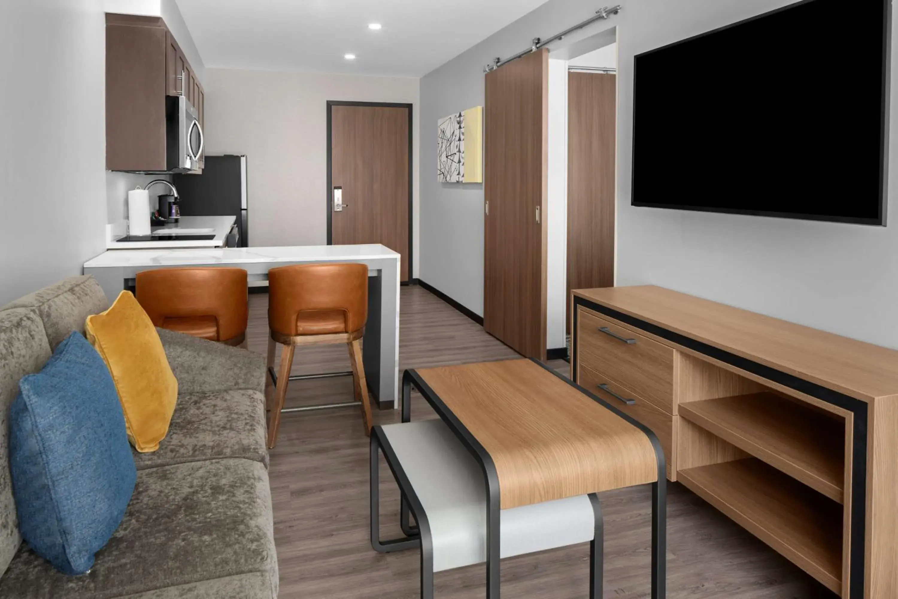 One-Bedroom Queen Suite with Two Queen Beds in Homewood Suites By Hilton Charlotte Uptown First Ward One-Bedroom Queen Suite with Two Queen Beds in Homewood Suites By Hilton Charlotte Uptown First Ward