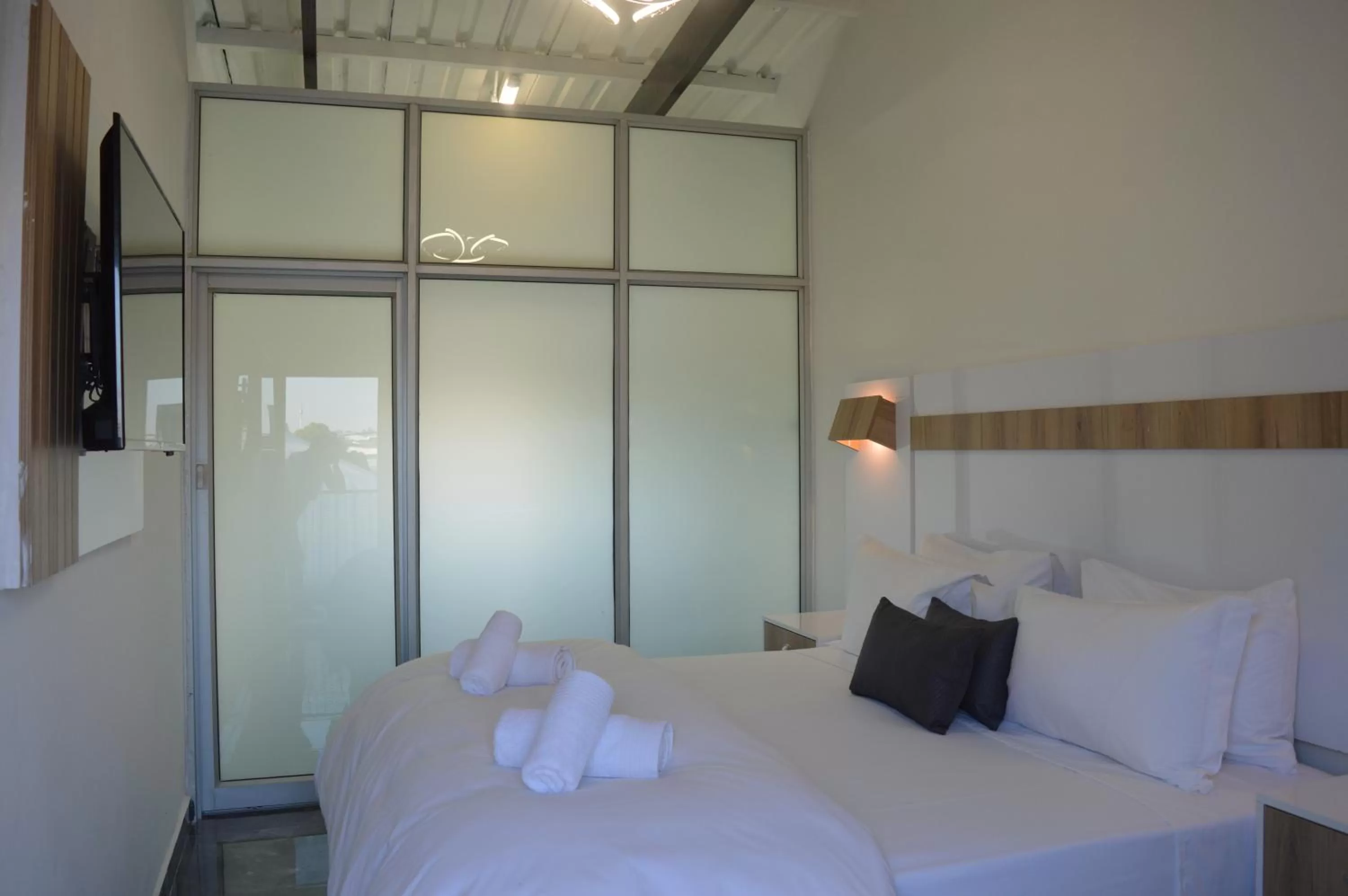 Bedroom, Bed in DreamSleep