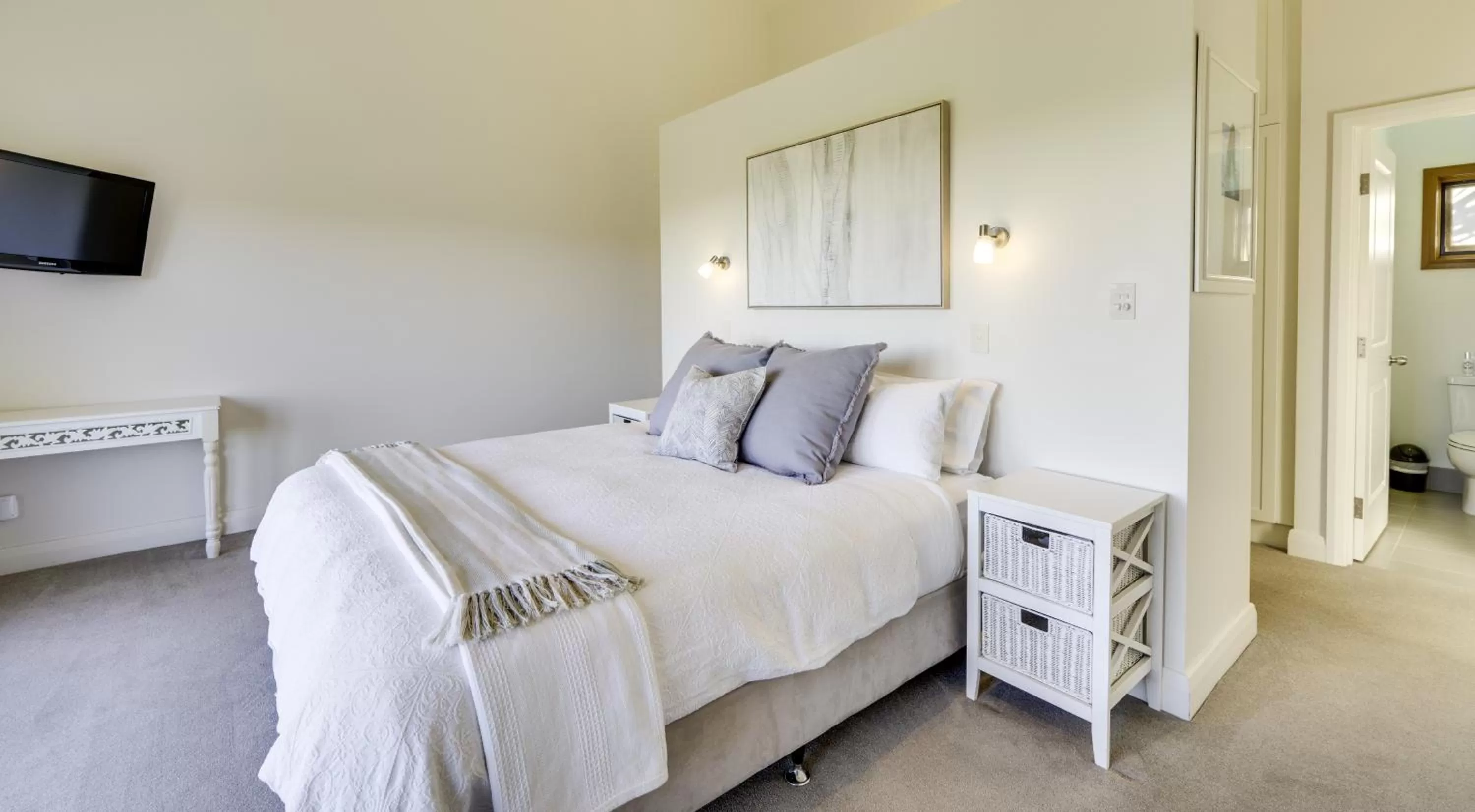 Bed in Seascape Retreat