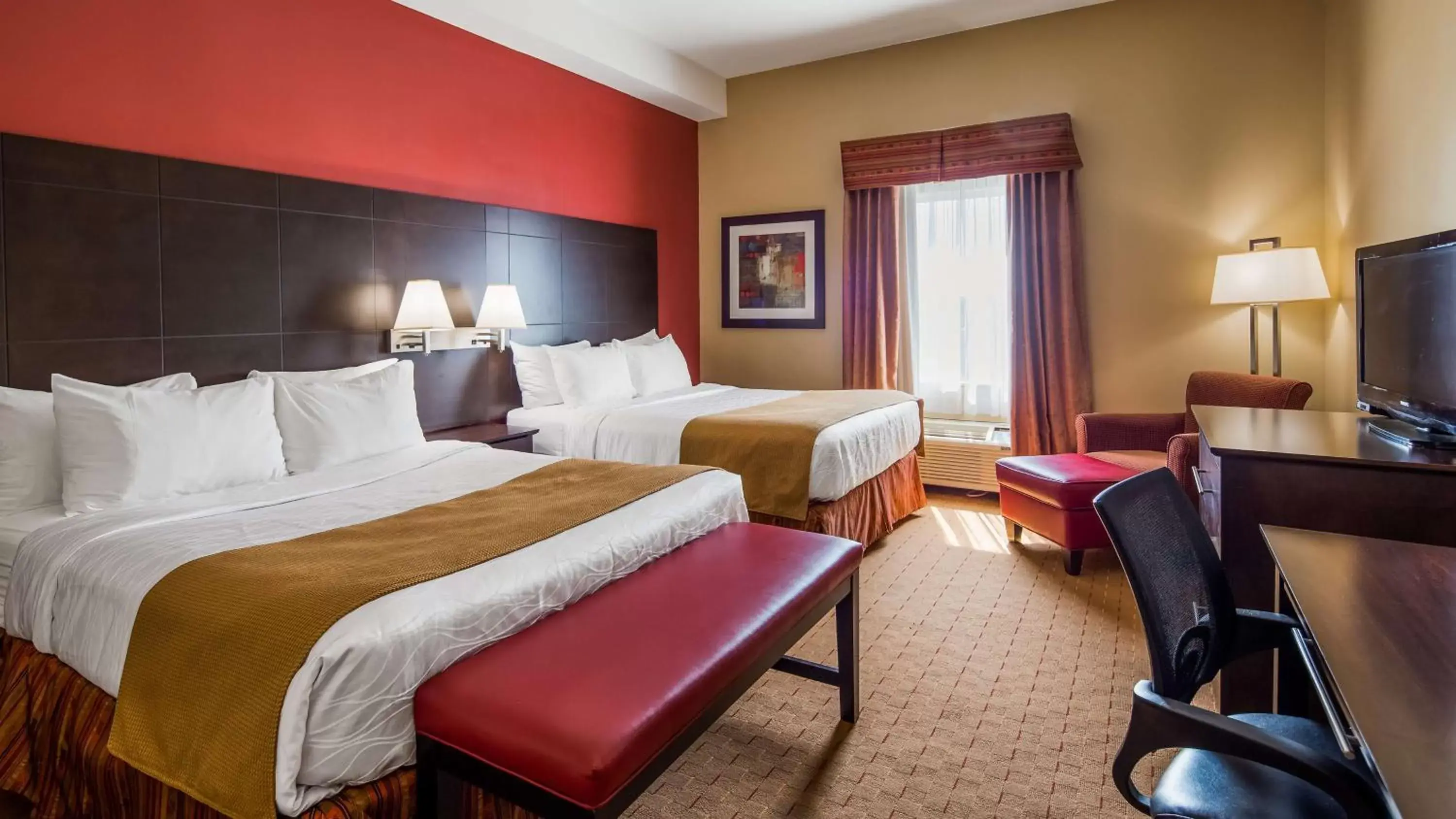 Queen Suite with Sofa Bed and Roll-In Shower - single occupancy - Disability Access/Non-Smoking in Best Western Plus Bowmanville Queen Suite with Sofa Bed and Roll-In Shower - single occupancy - Disability Access/Non-Smoking in Best Western Plus Bowmanville
