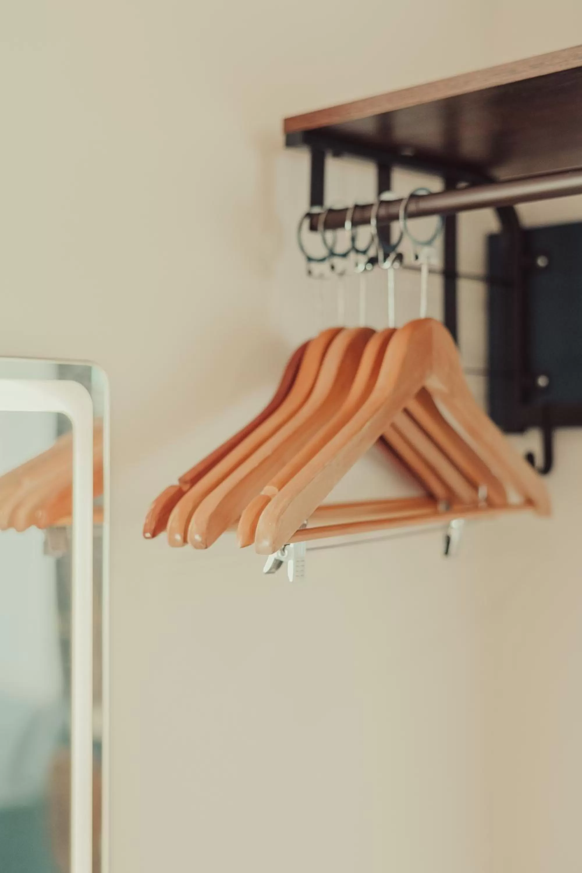 wardrobe in Blufftop Inn & Suites - Wharf/Restaurant District