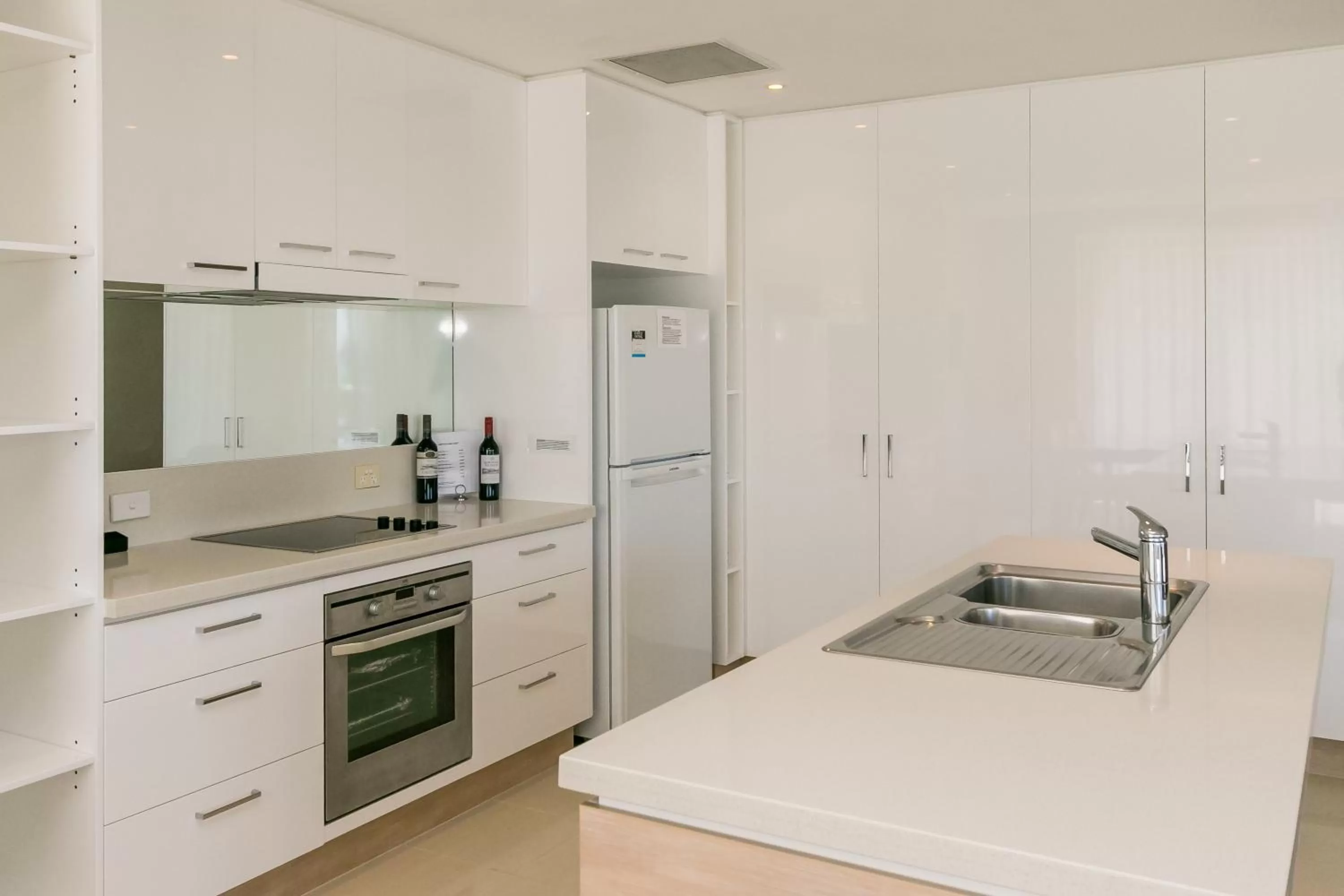 Kitchen or kitchenette in Grand Mercure Allegra Hervey Bay