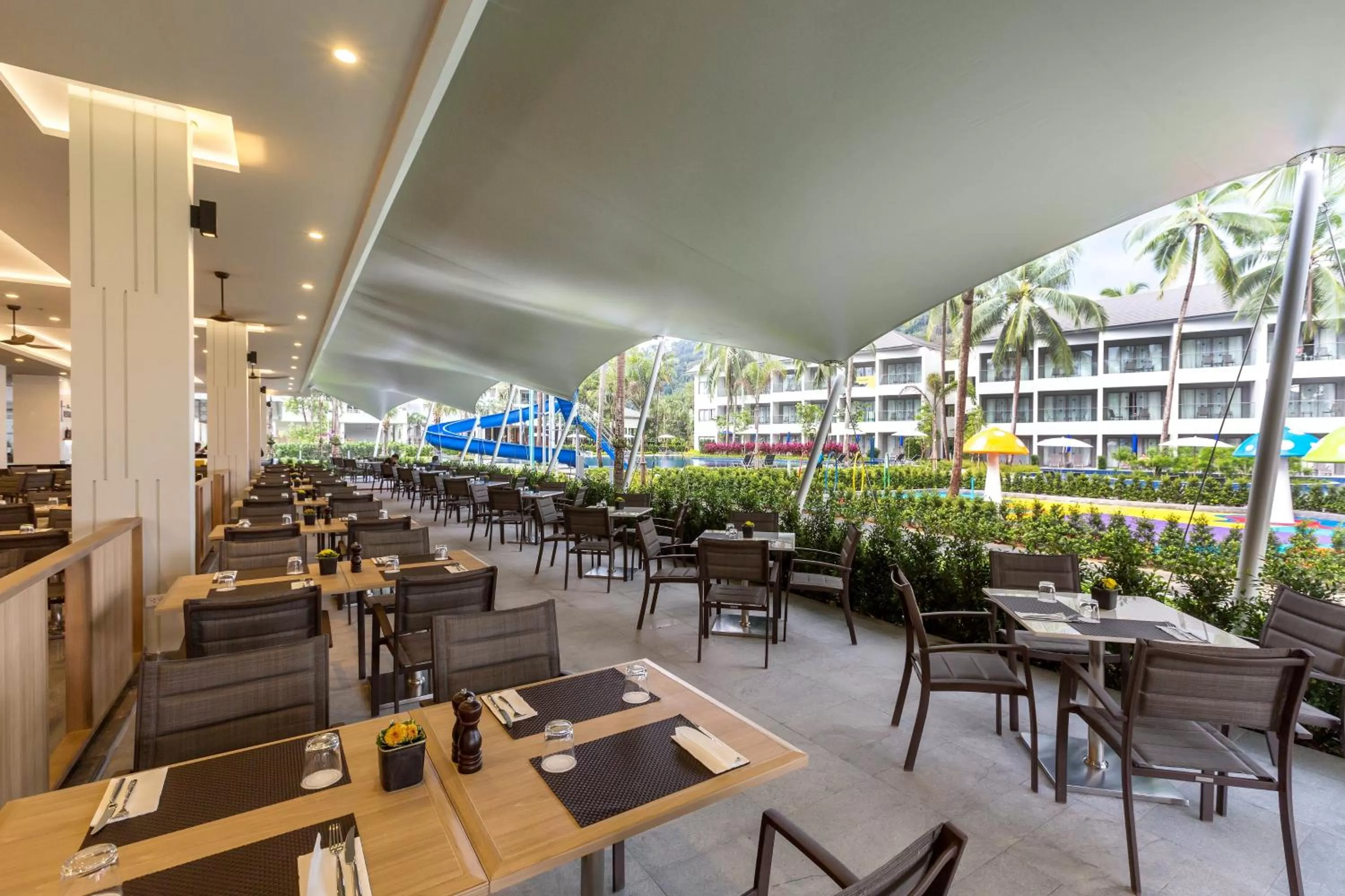 Restaurant/places to eat in X10 Khaolak Resort