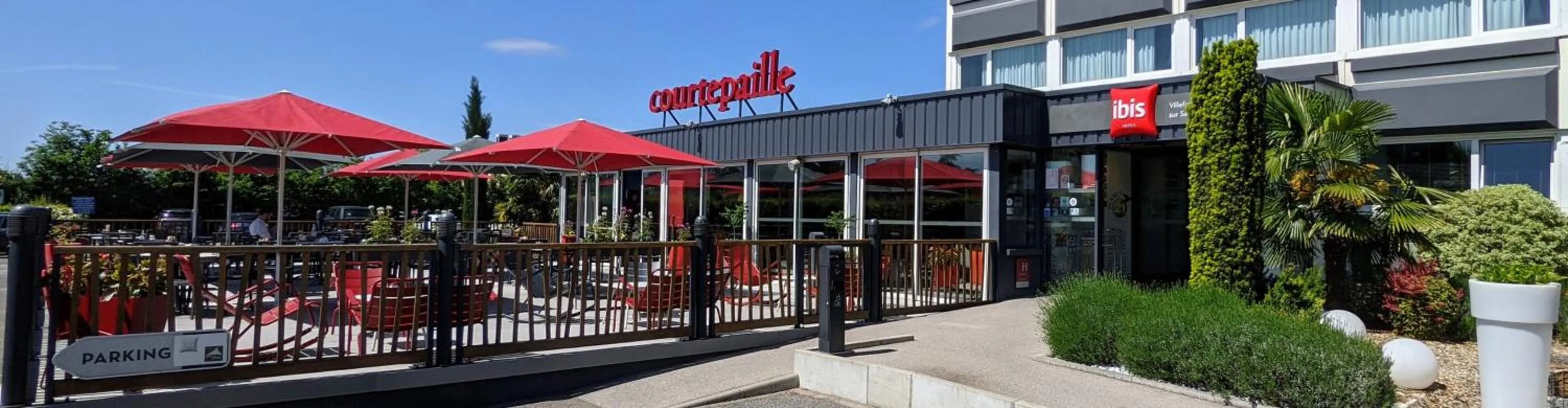 Facade/entrance in Ibis Lyon Villefranche Sur Saone