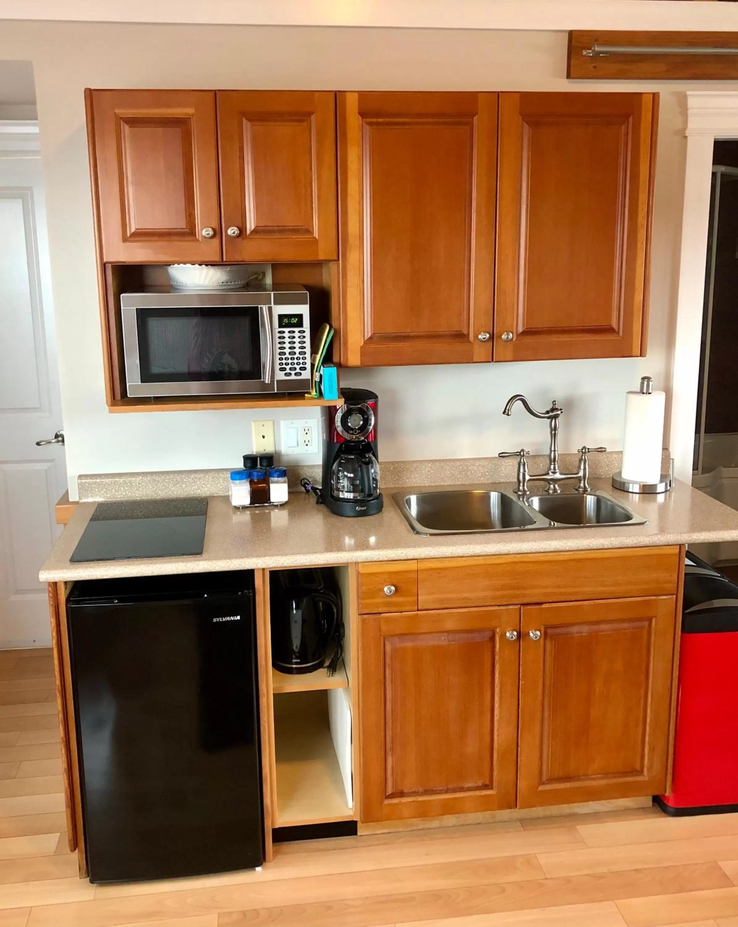 Kitchen or kitchenette in Birds of a Feather Victoria Oceanfront Studio Suites