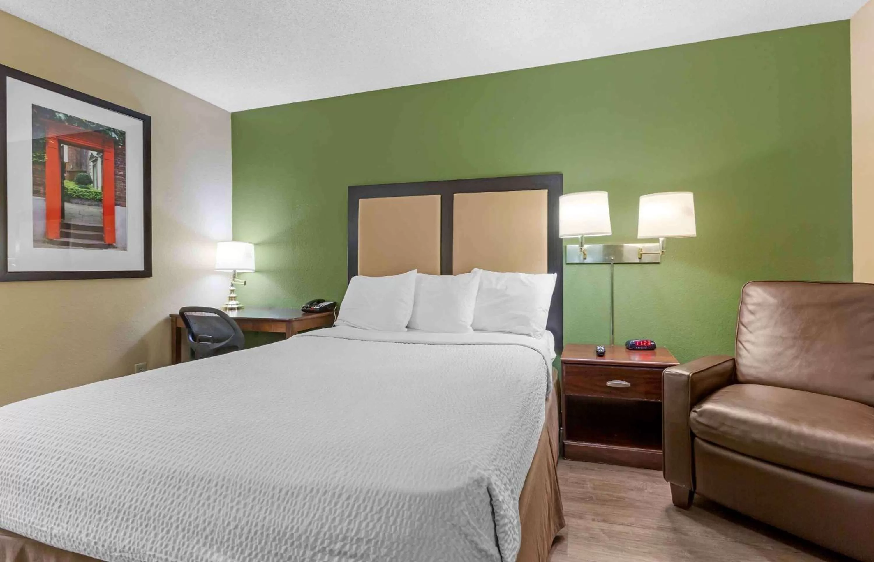 Queen studio with 1 Queen Bed - Disability Access/Non-Smoking in Extended Stay America Suites - Phoenix - Peoria