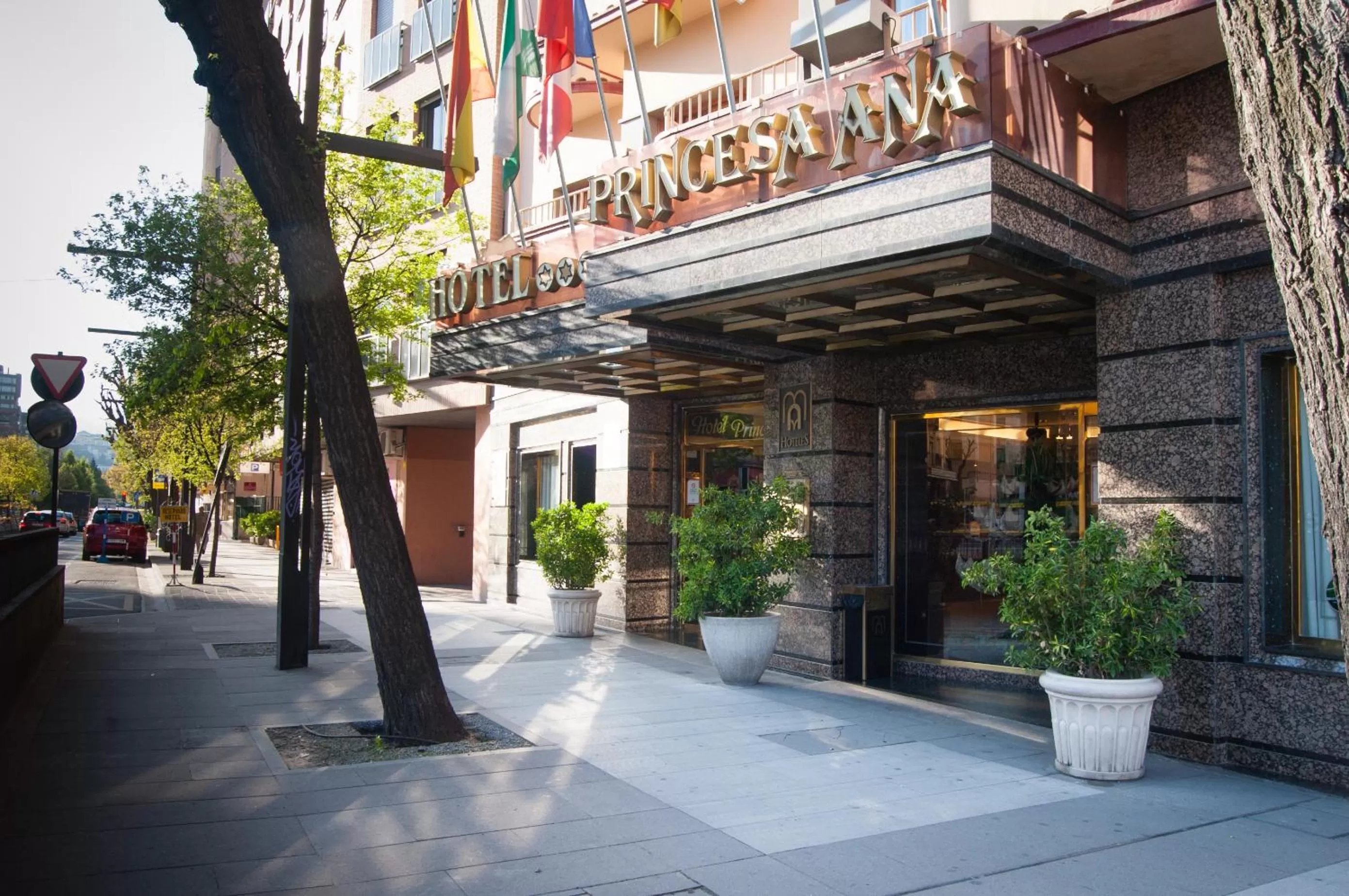 Facade/entrance in Princesa Ana