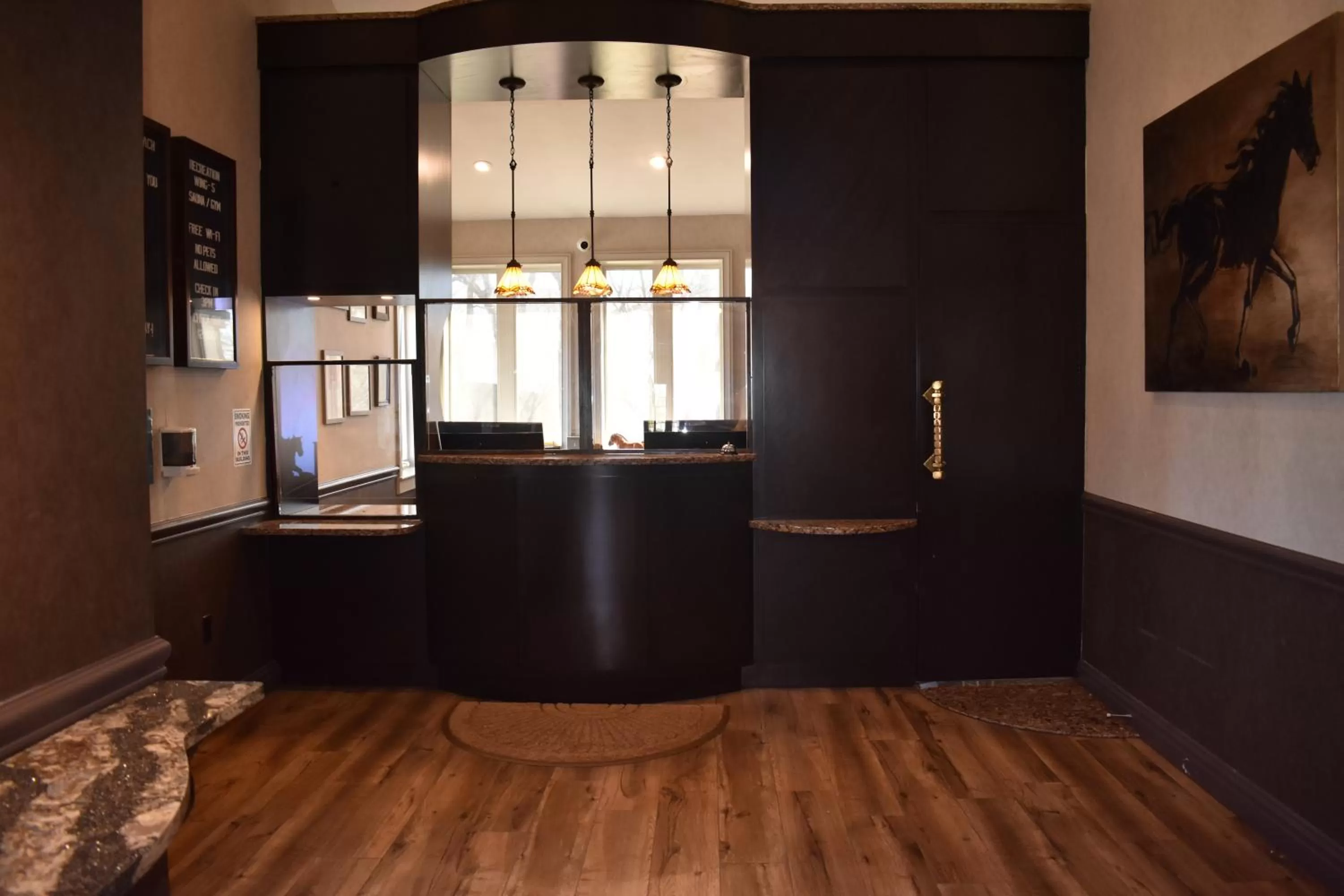 Lobby or reception in East Norwich Inn