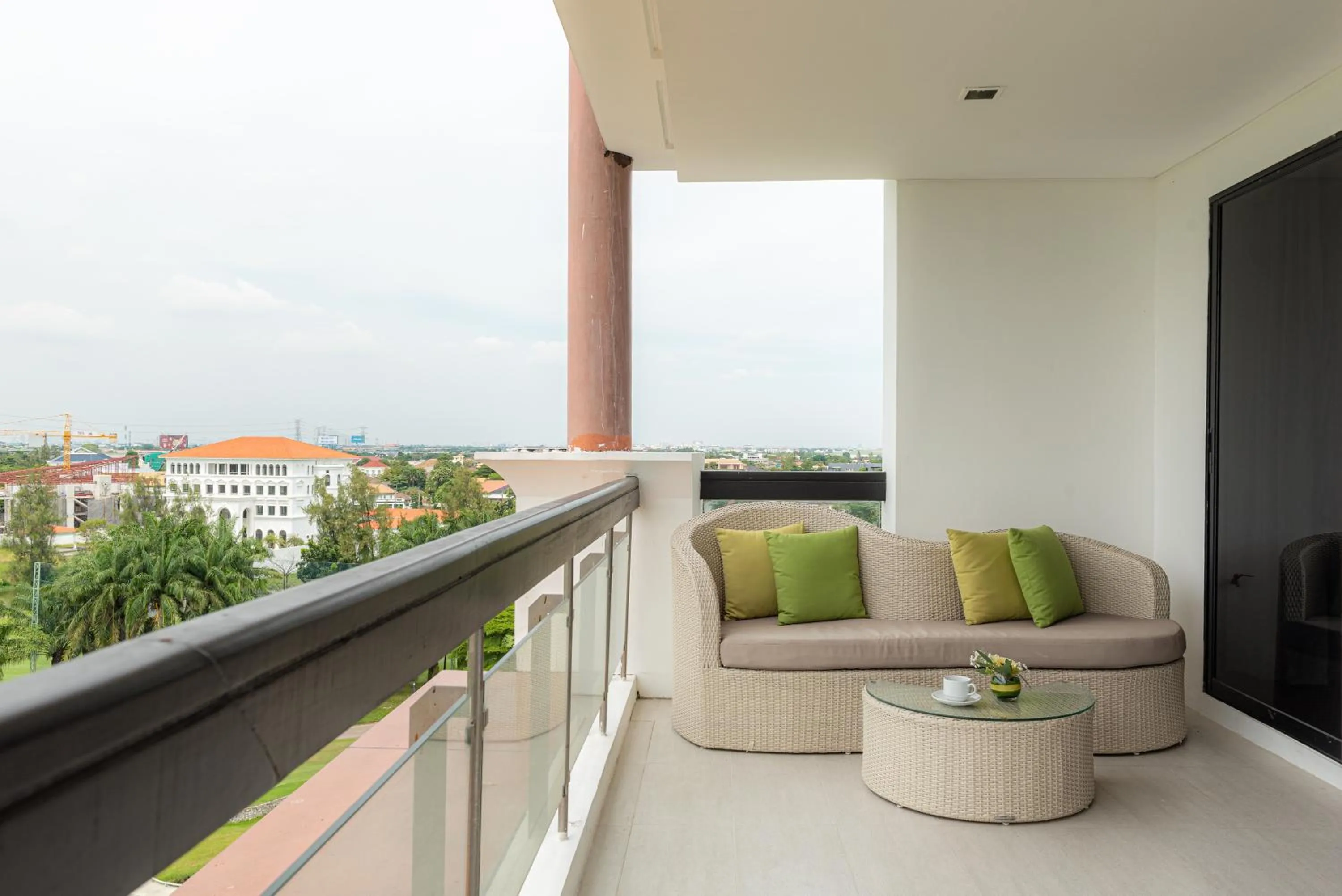Balcony/Terrace in Summit Windmill Golf Suite Hotel at Suvarnabhumi