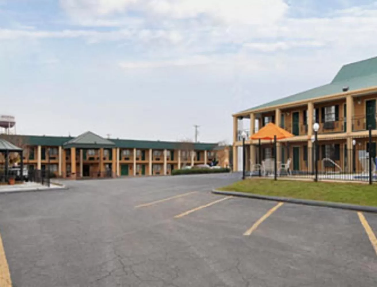 Facade/entrance in Days Inn by Wyndham Natchitoches