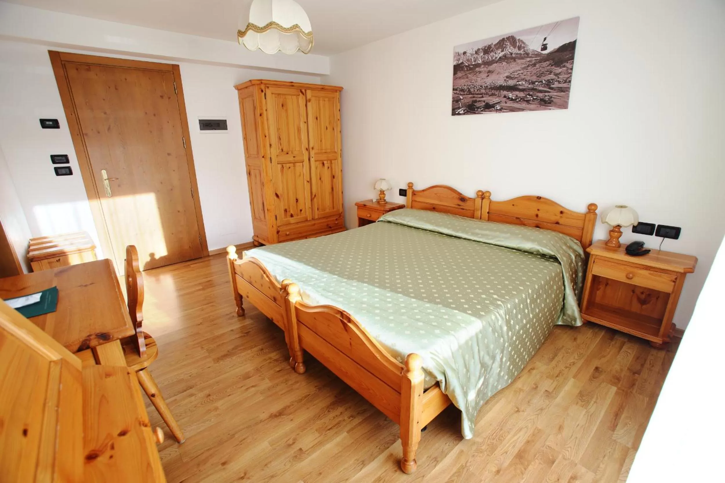 Bed in Hotel Des Alpes