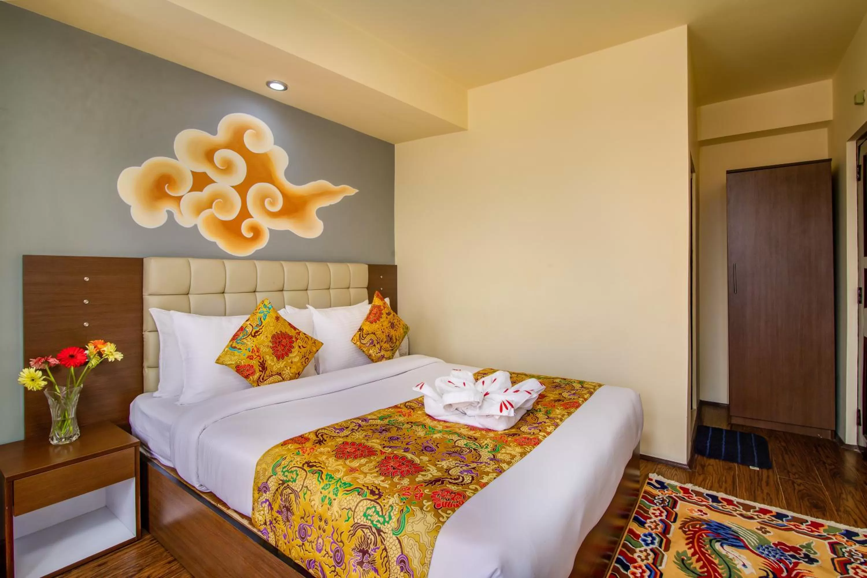 Bedroom, Bed in Muscatel Grand Silkroute - 300 Mts from MG Marg