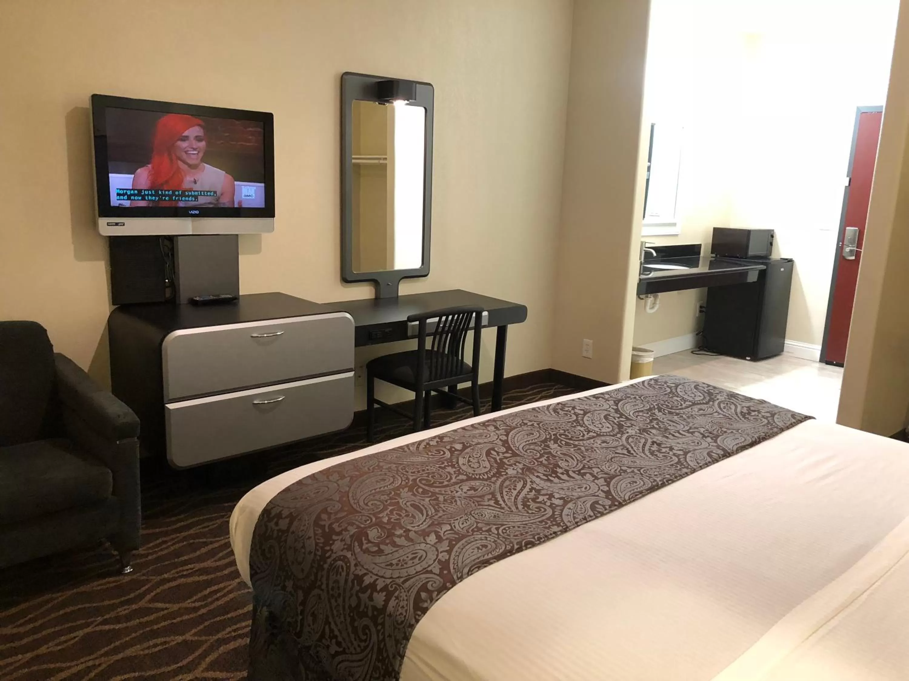 Bedroom, Bed in Casa Royal Inn