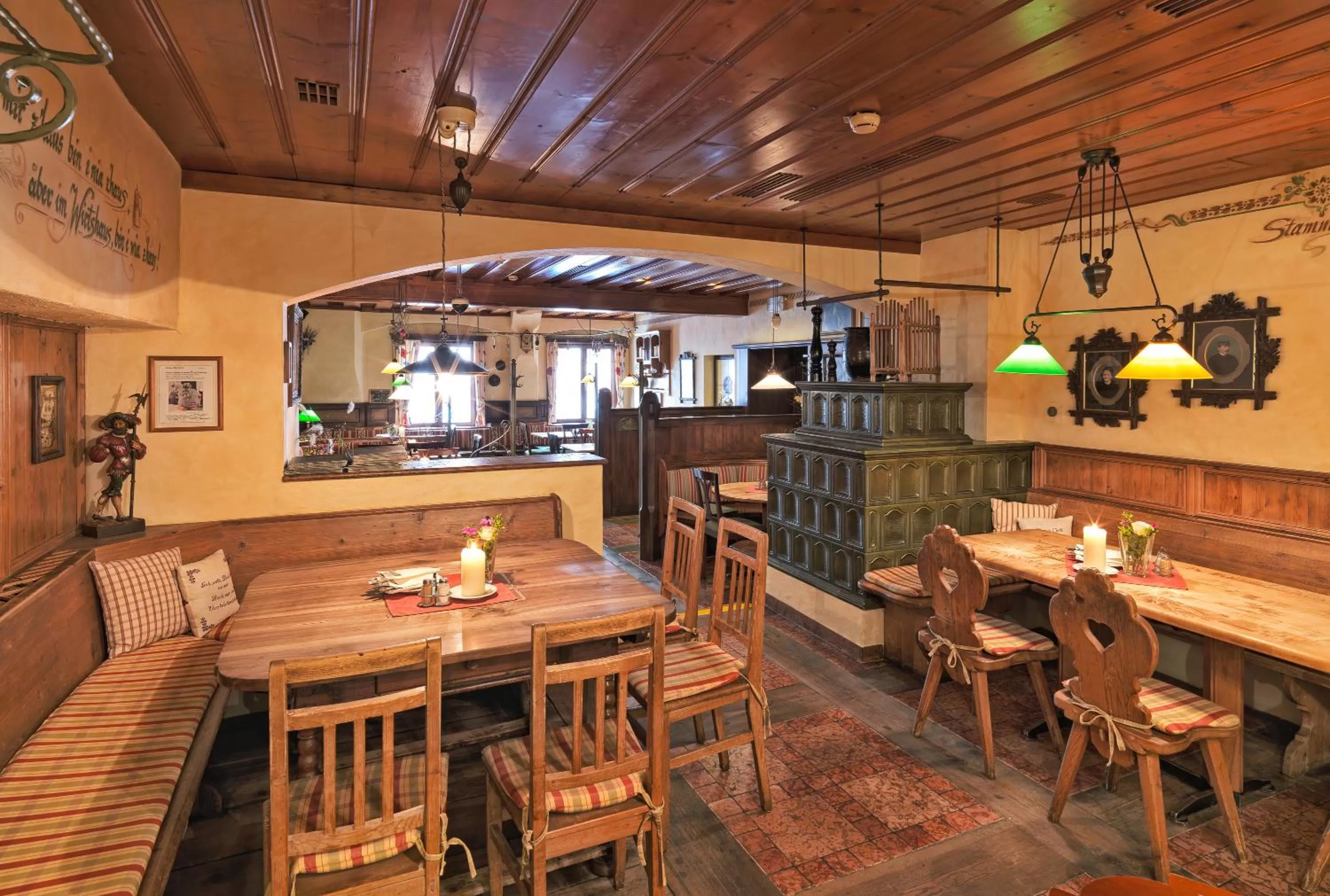 Restaurant/places to eat in Hotel Mader