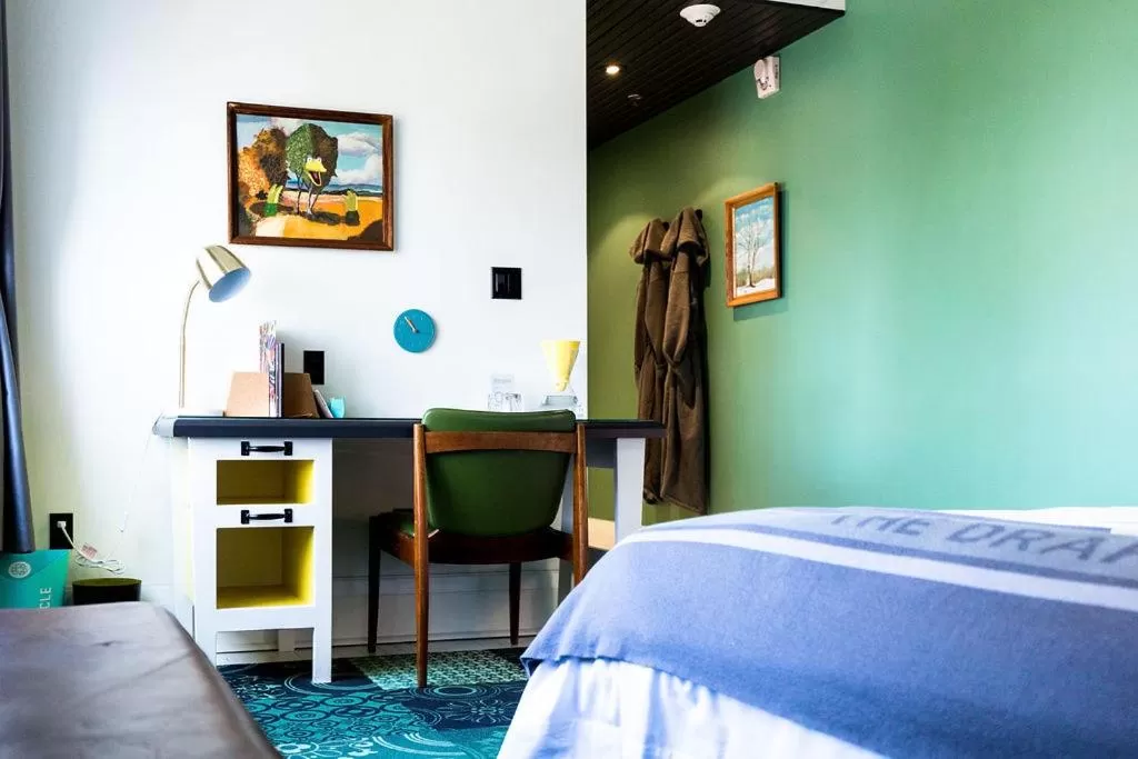 Bed in Drake Devonshire and Motor Inn