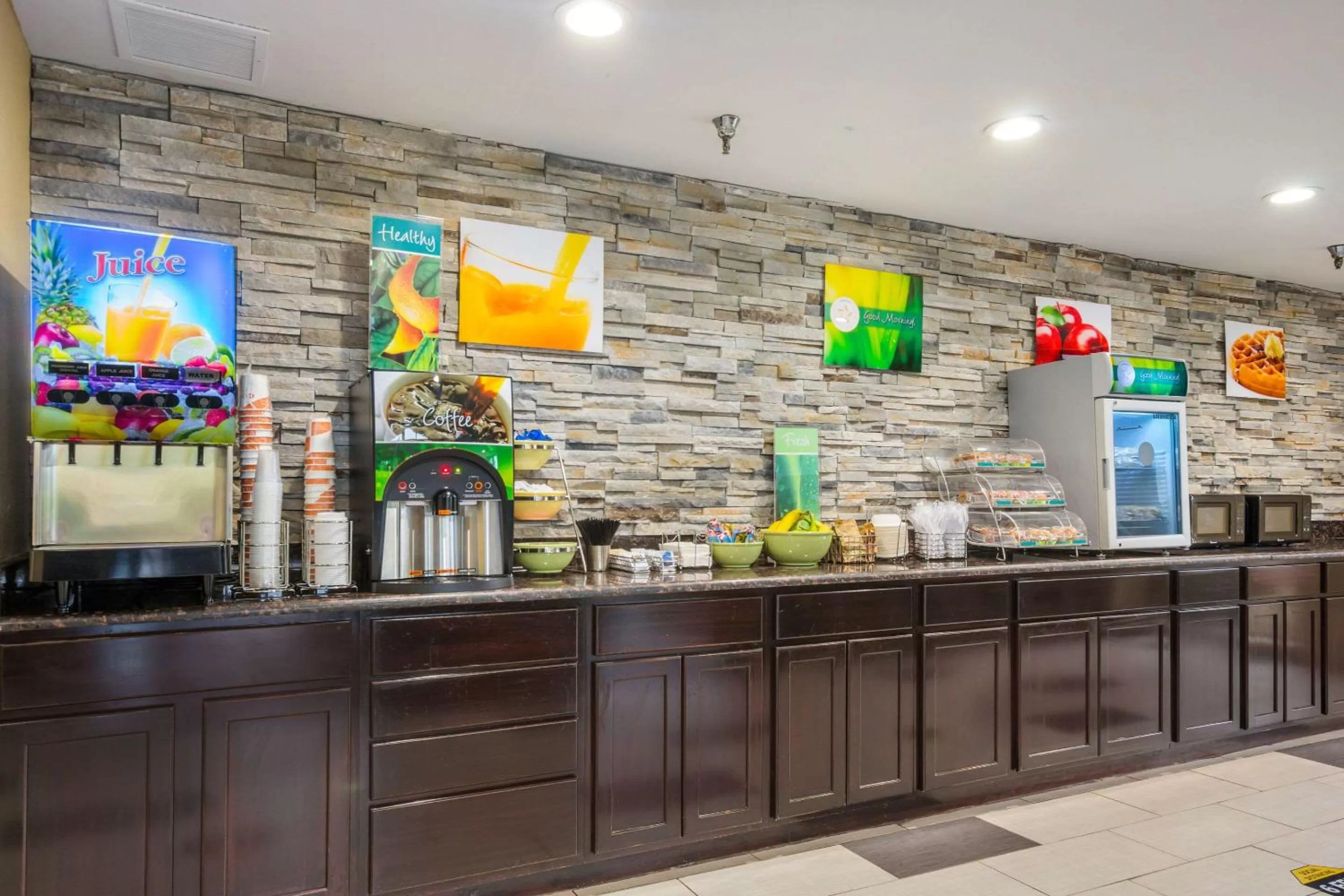 Restaurant/places to eat in Quality Inn & Suites Florence - Cincinnati South