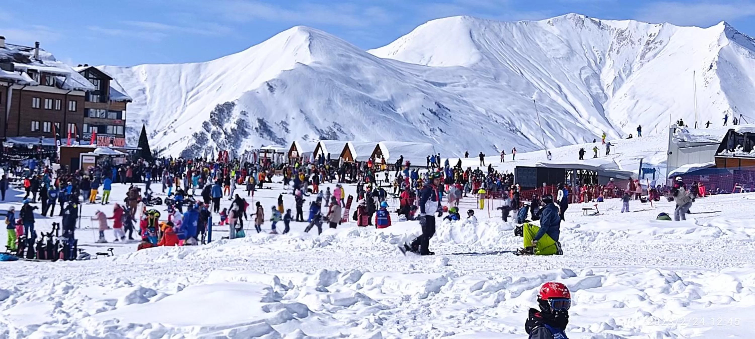 Winter in Frozen View New Gudauri