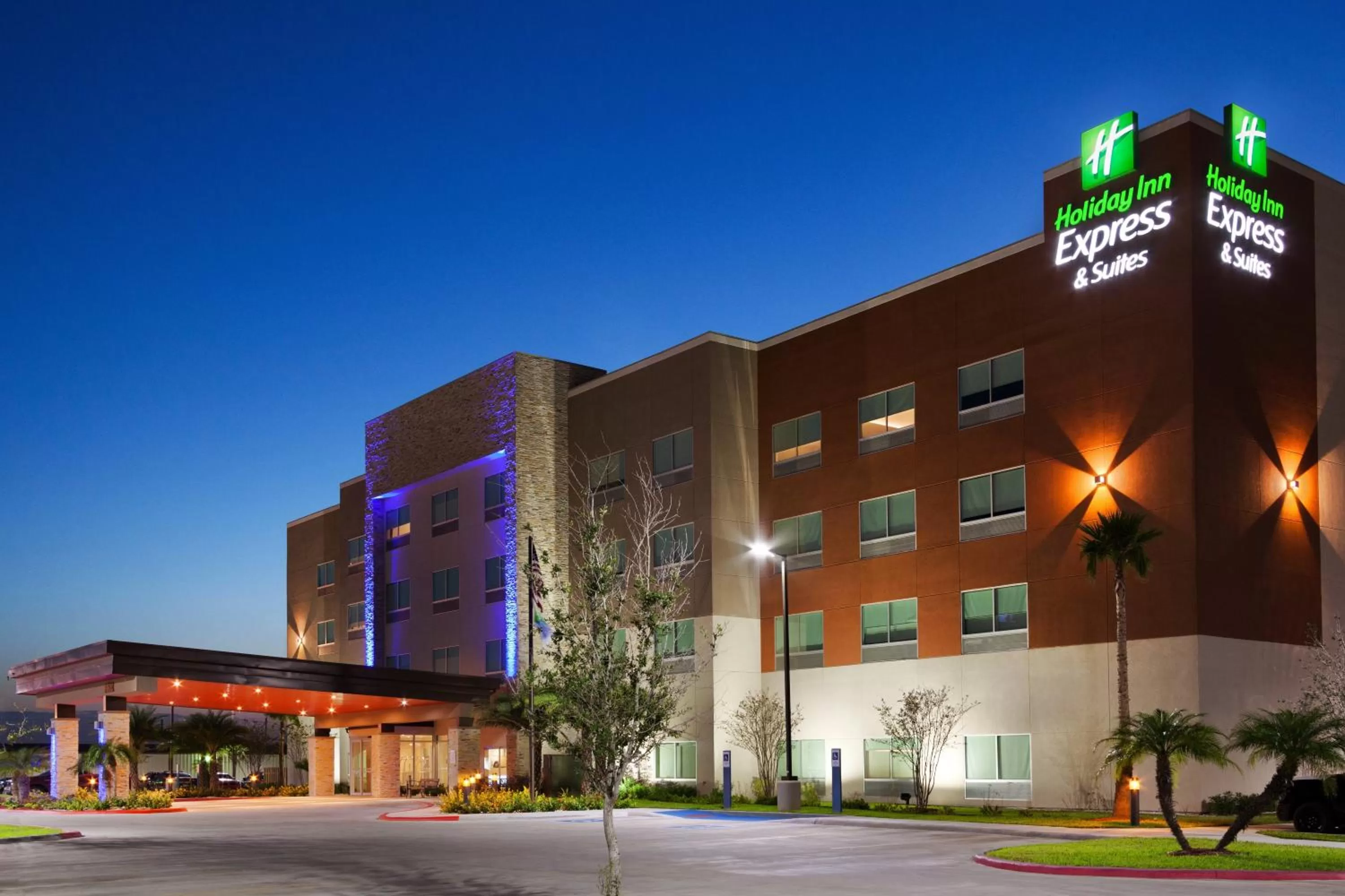 Property building in Holiday Inn Express & Suites Edinburg- Mcallen Area, an IHG Hotel
