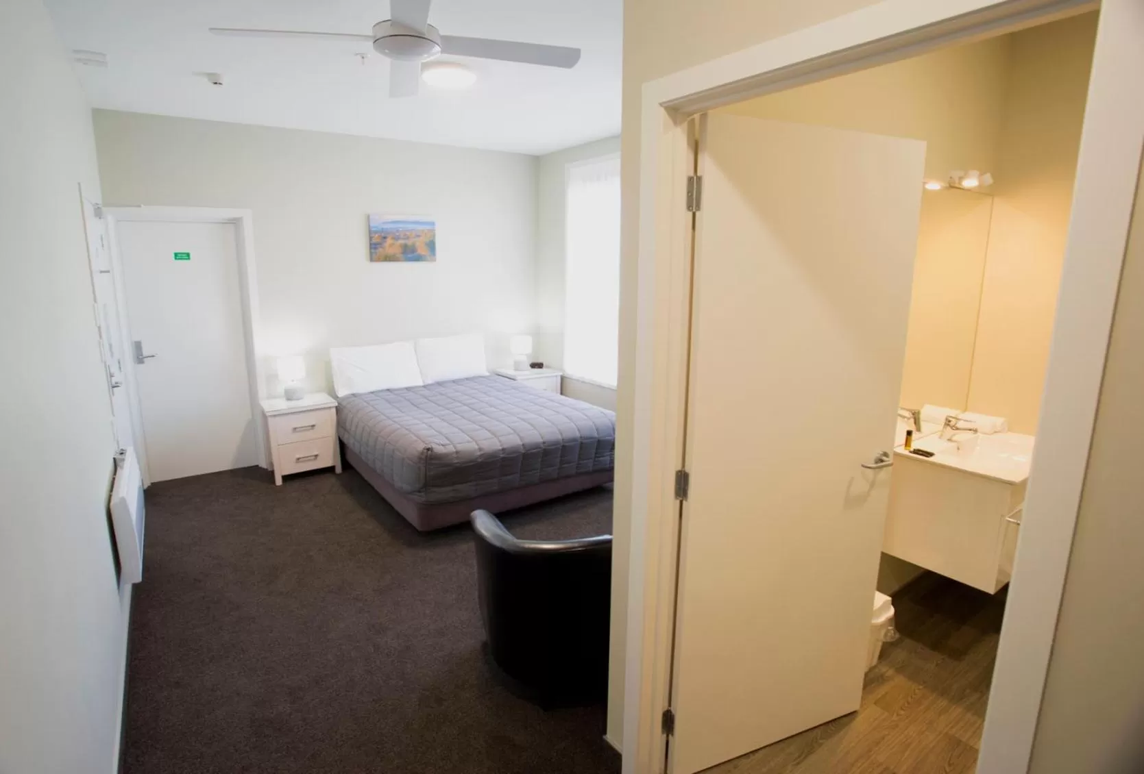 Bed in Stumpers Hotel