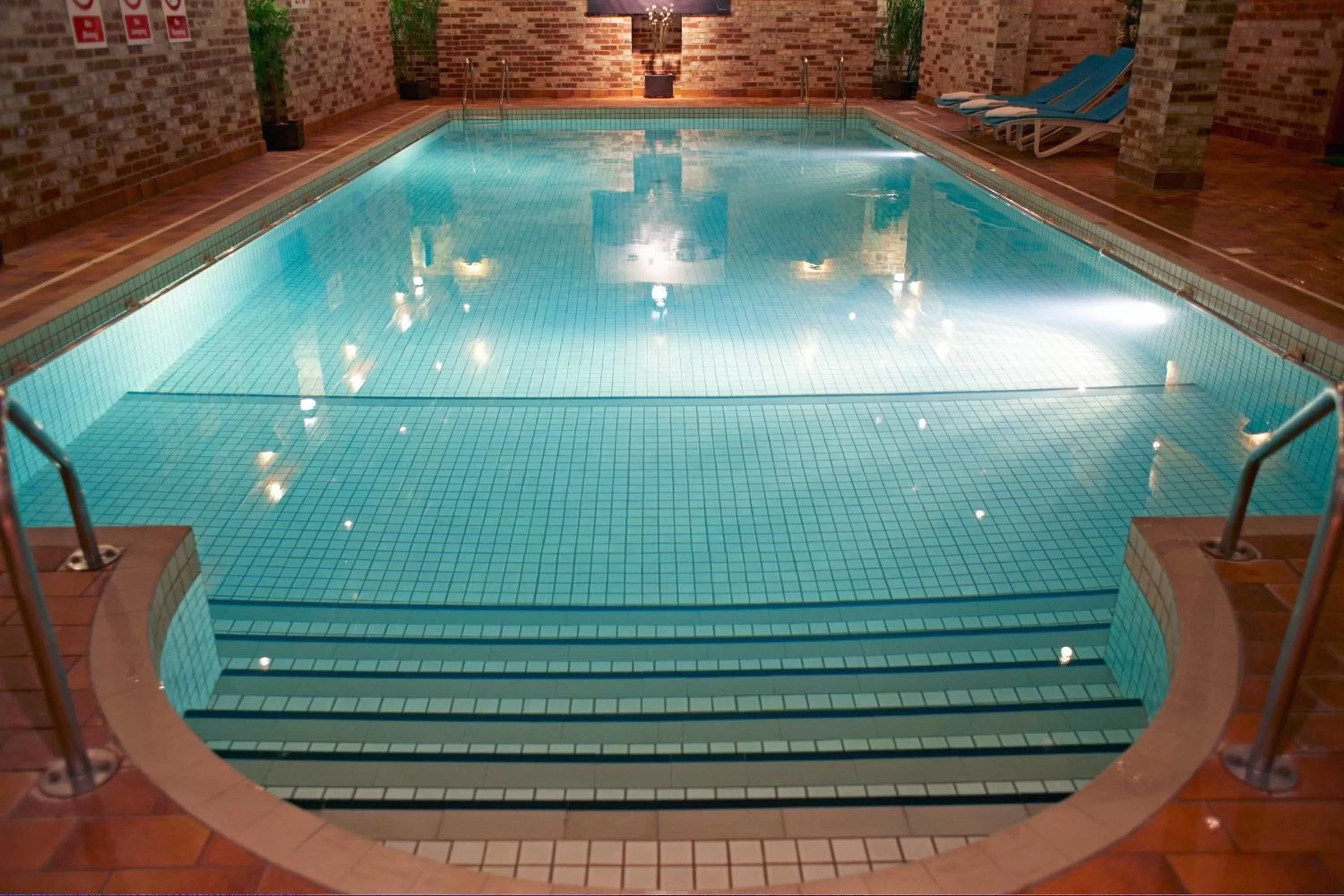 Swimming pool in Flackley Ash Country House Hotel