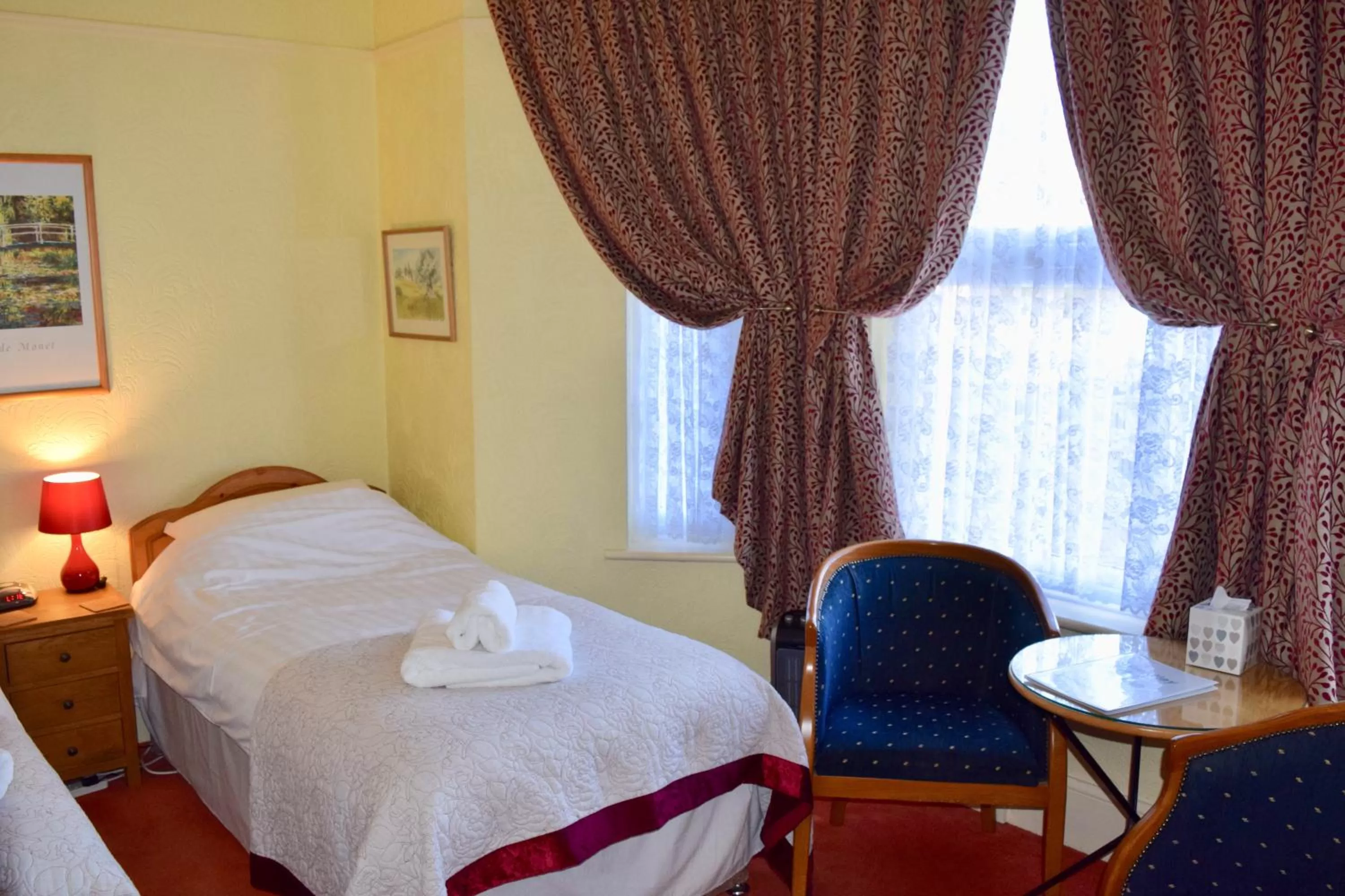 Twin Room with Private Bathroom in Bewdley Hill House