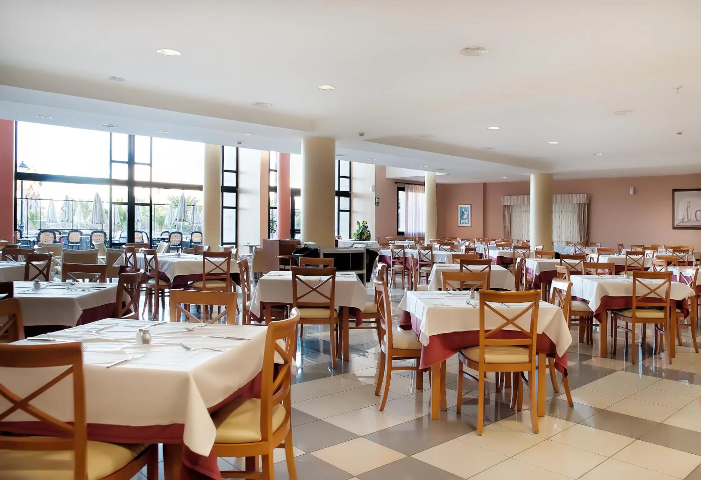 Restaurant/places to eat in Grand Muthu Golf Plaza Hotel & Spa