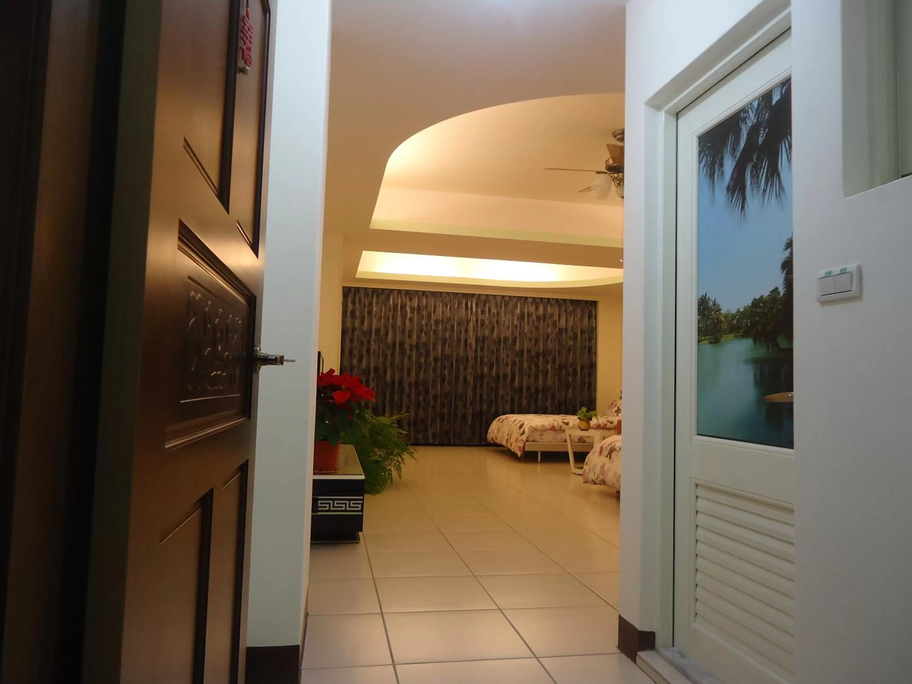 Photo of the whole room in Alien B&B