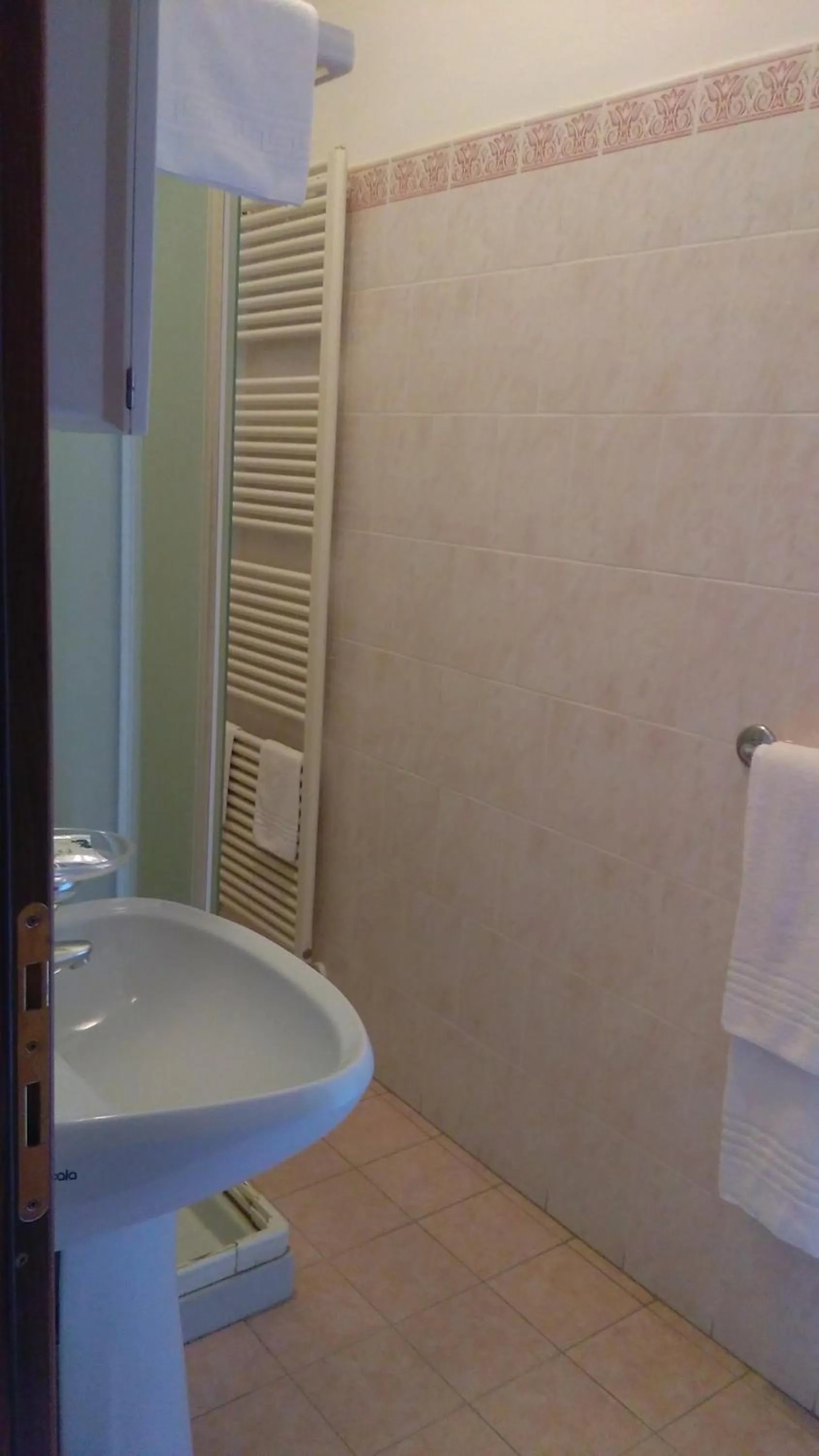 Bathroom in La Quercia Hotel con Ristorante