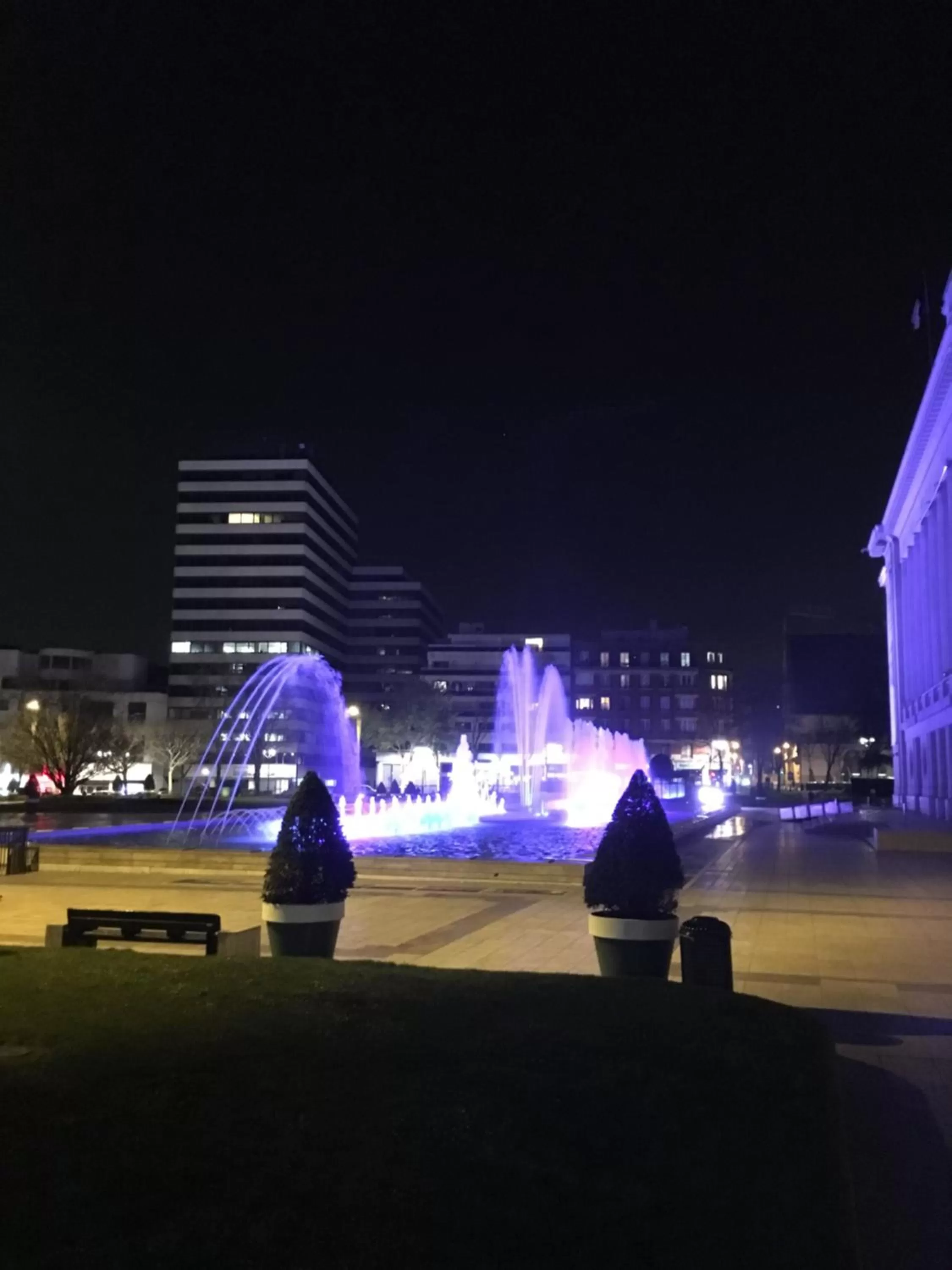 Night in Hôtel de Paris La Défense