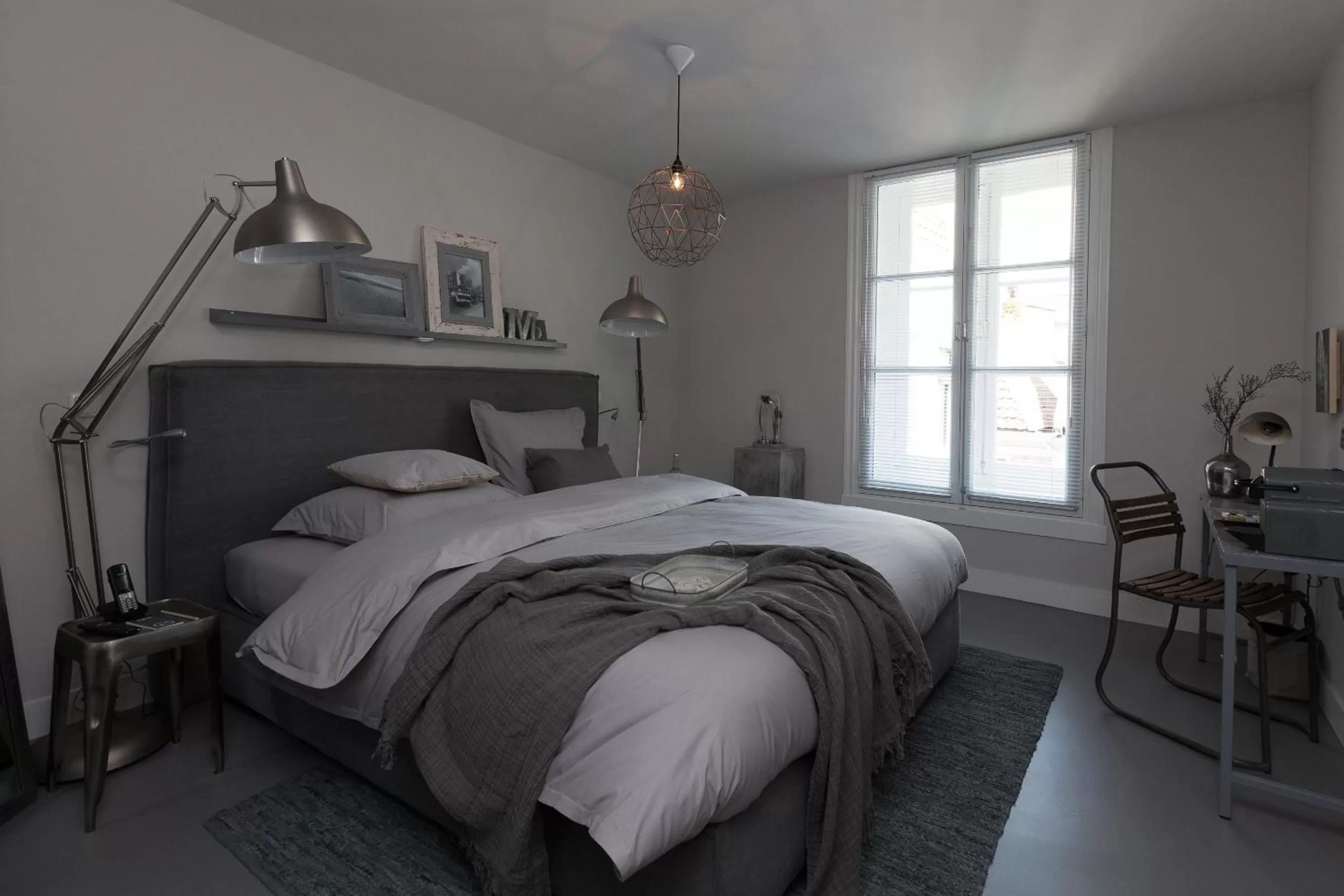 Bed in Mother Goose Hotel