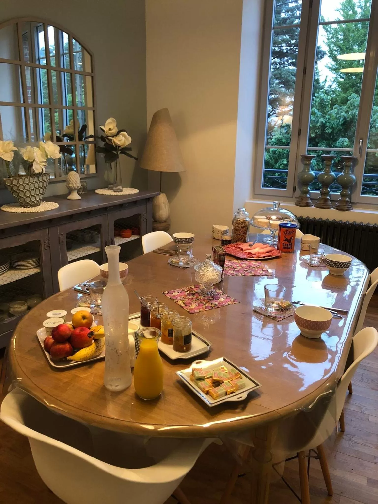 Drinks in La Demeure