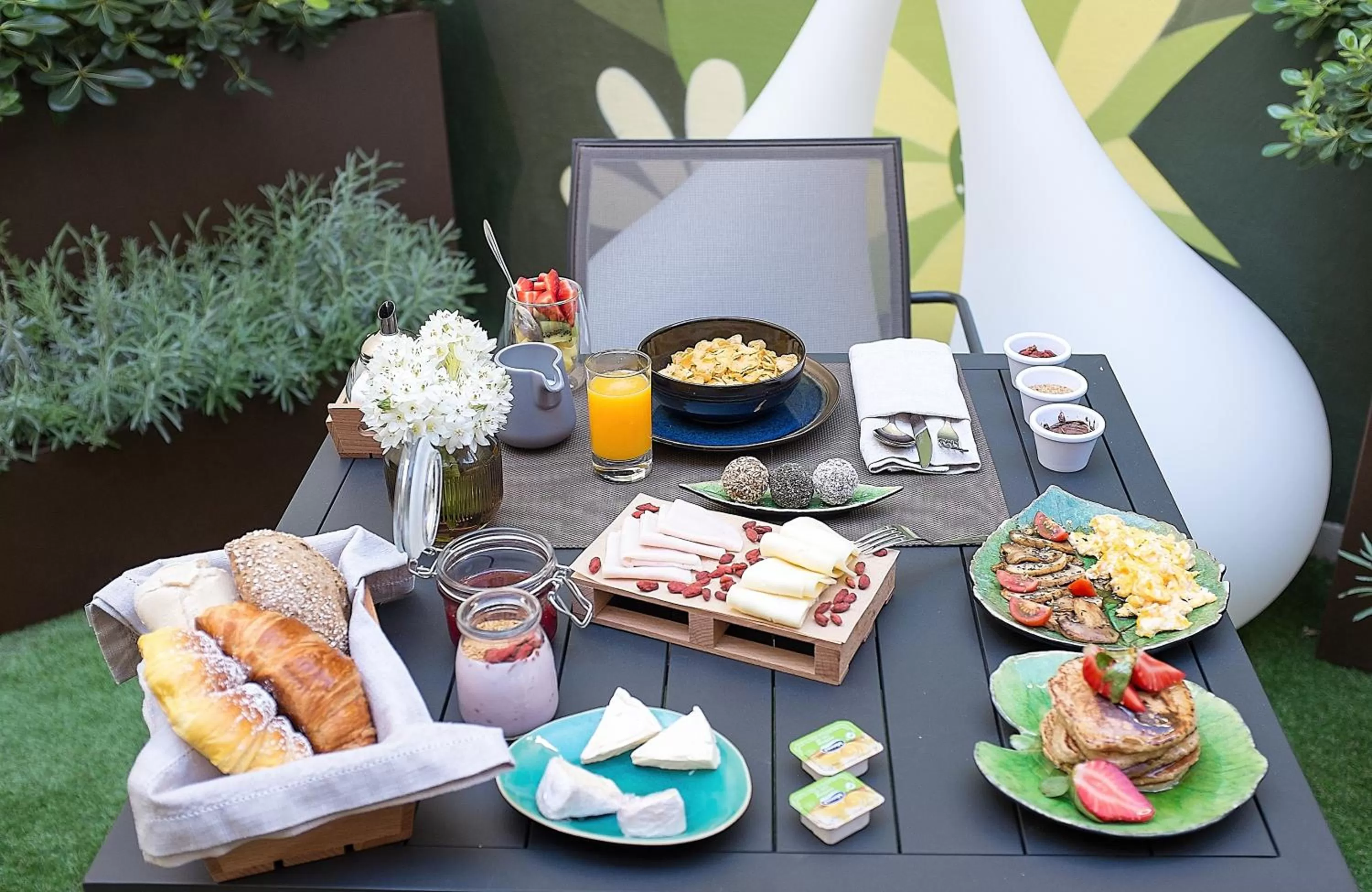 Food and drinks in The Leaf Boutique Hotel Lisbon - Adults Only