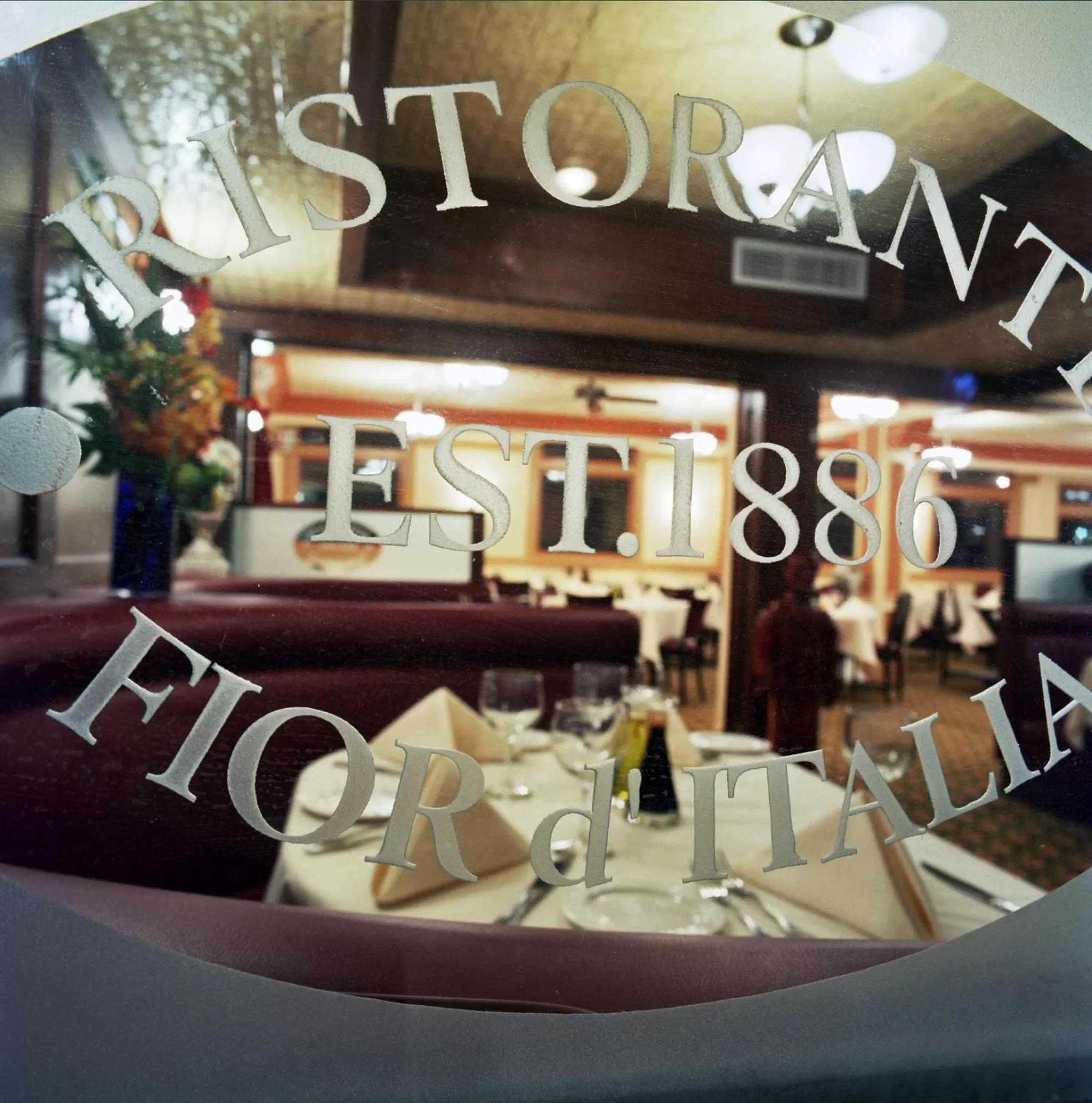 Restaurant/places to eat in San Remo Hotel